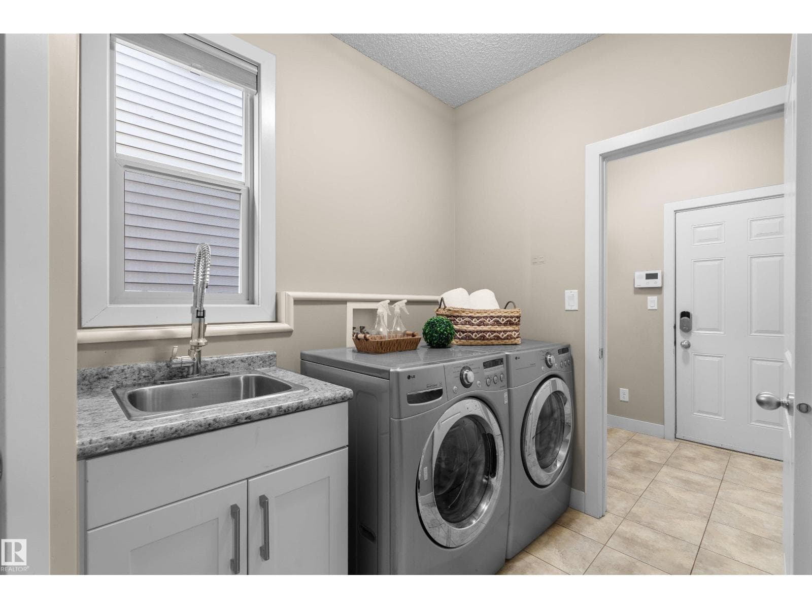 843 ARMITAGE WD SW — photo 15 of 35