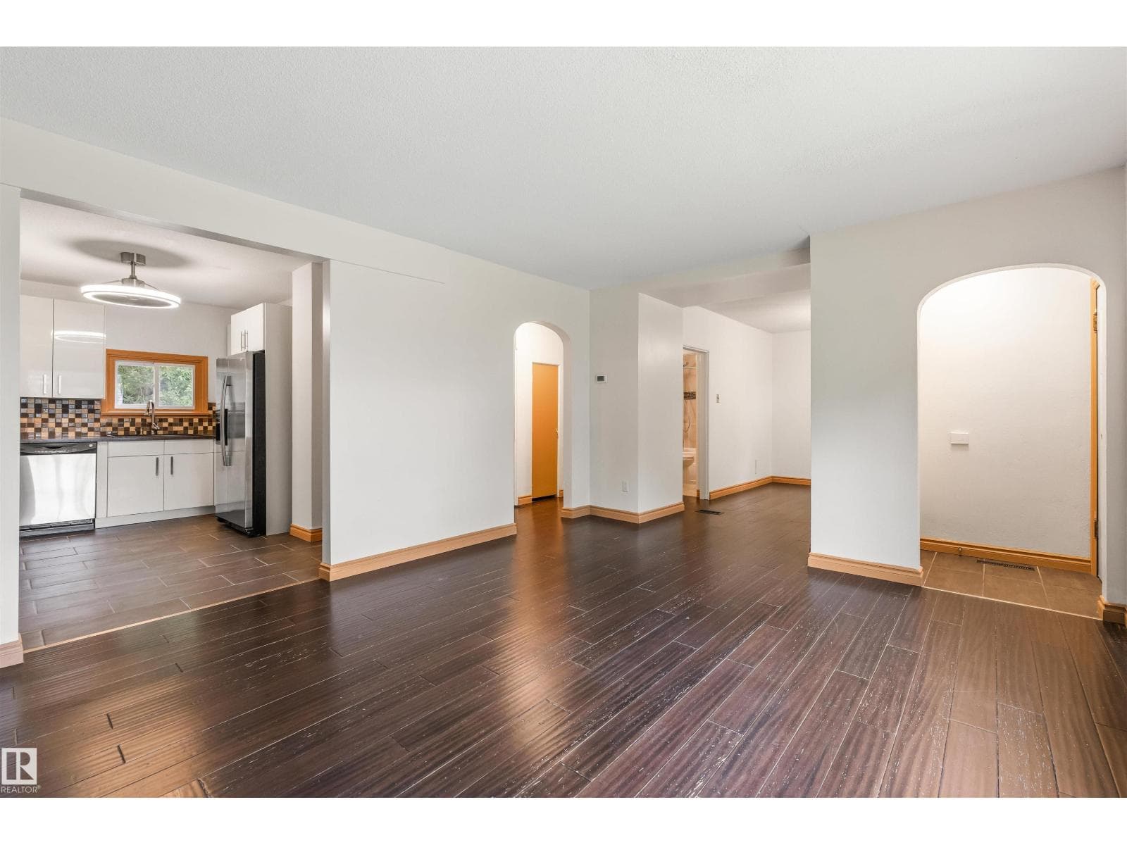 11230 75 AV NW — photo 7 of 48