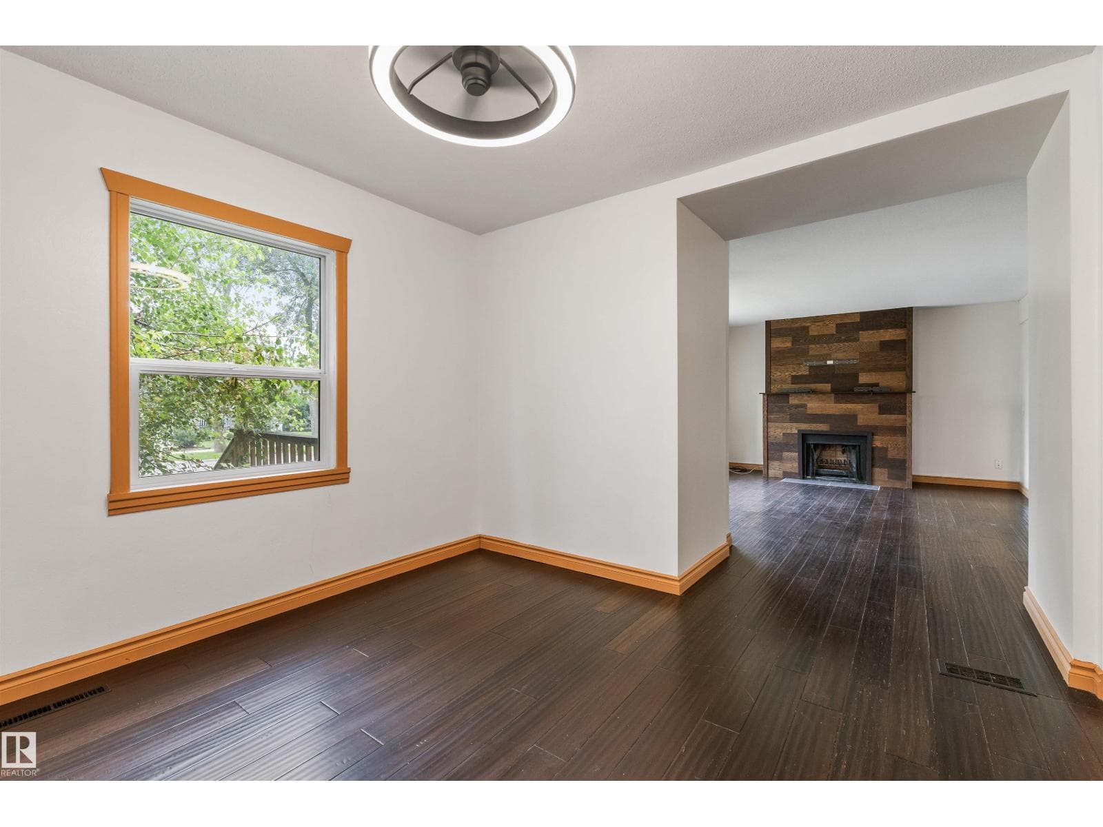 11230 75 AV NW — photo 9 of 48