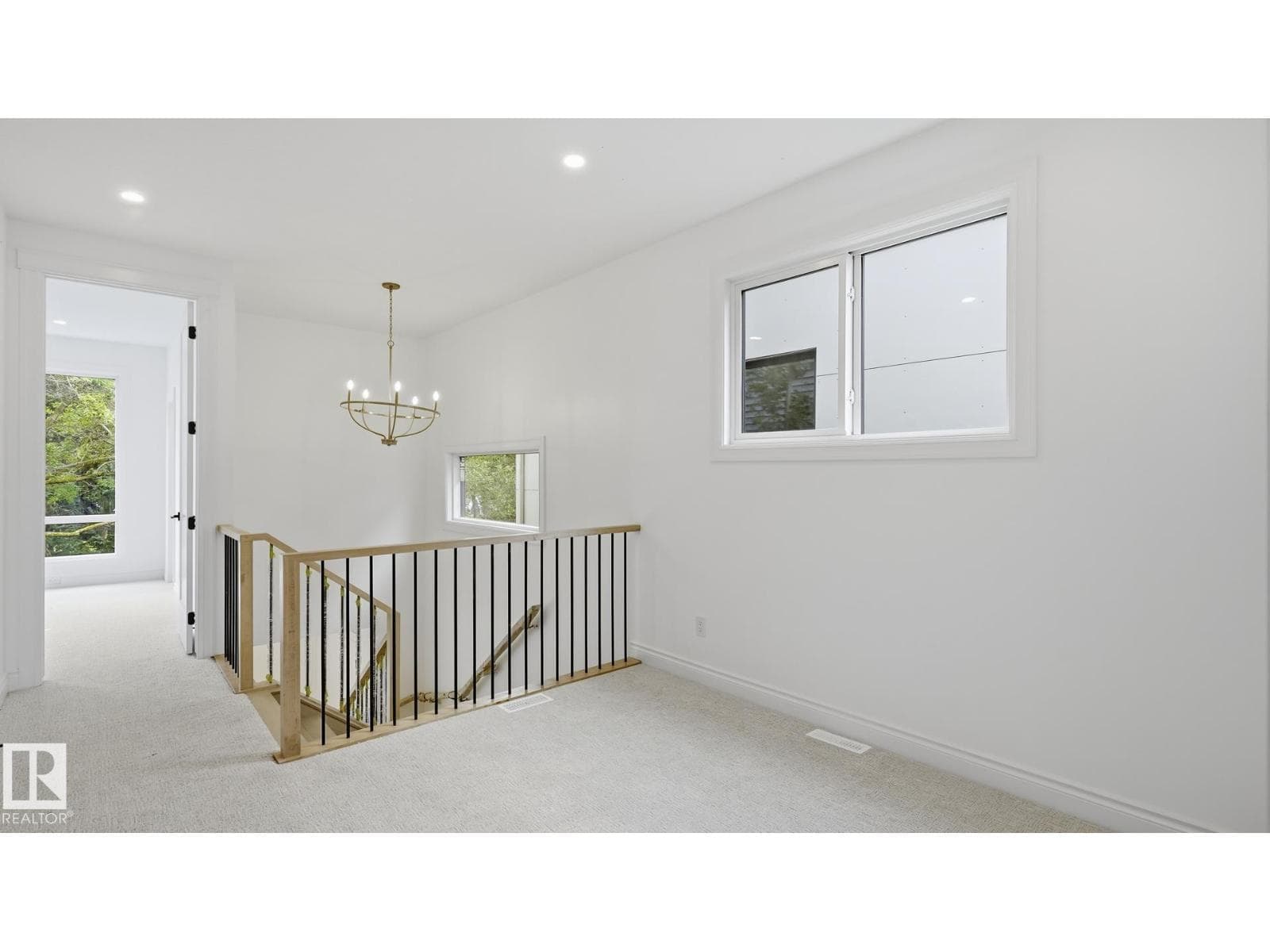 9224 94 ST NW — photo 15 of 53