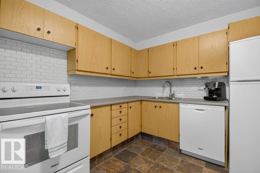 #804 11027 87 AV NW — photo 18 of 30