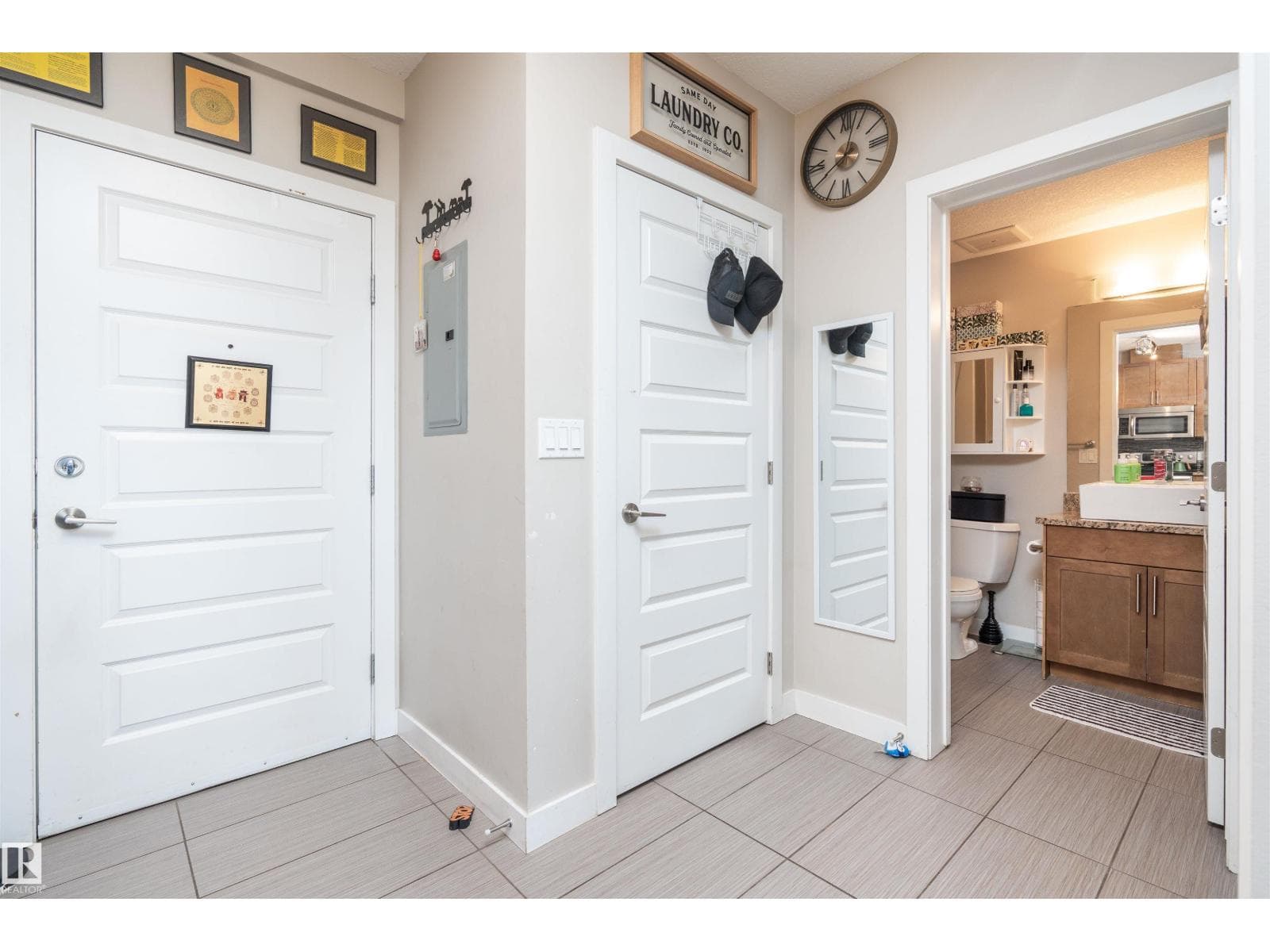 #610 5151 WINDERMERE BV SW — photo 7 of 37