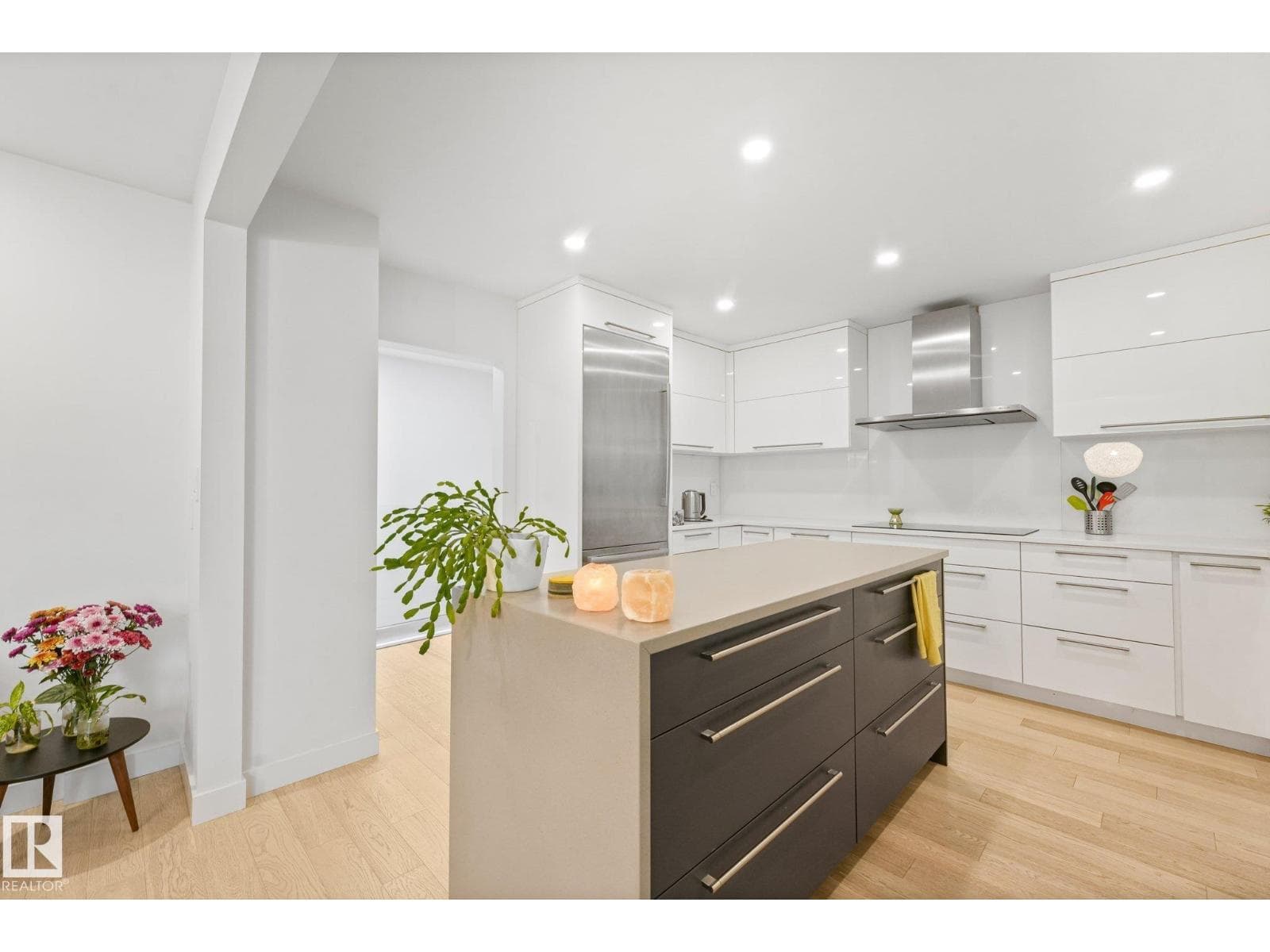 14128 98 AV NW — photo 11 of 74