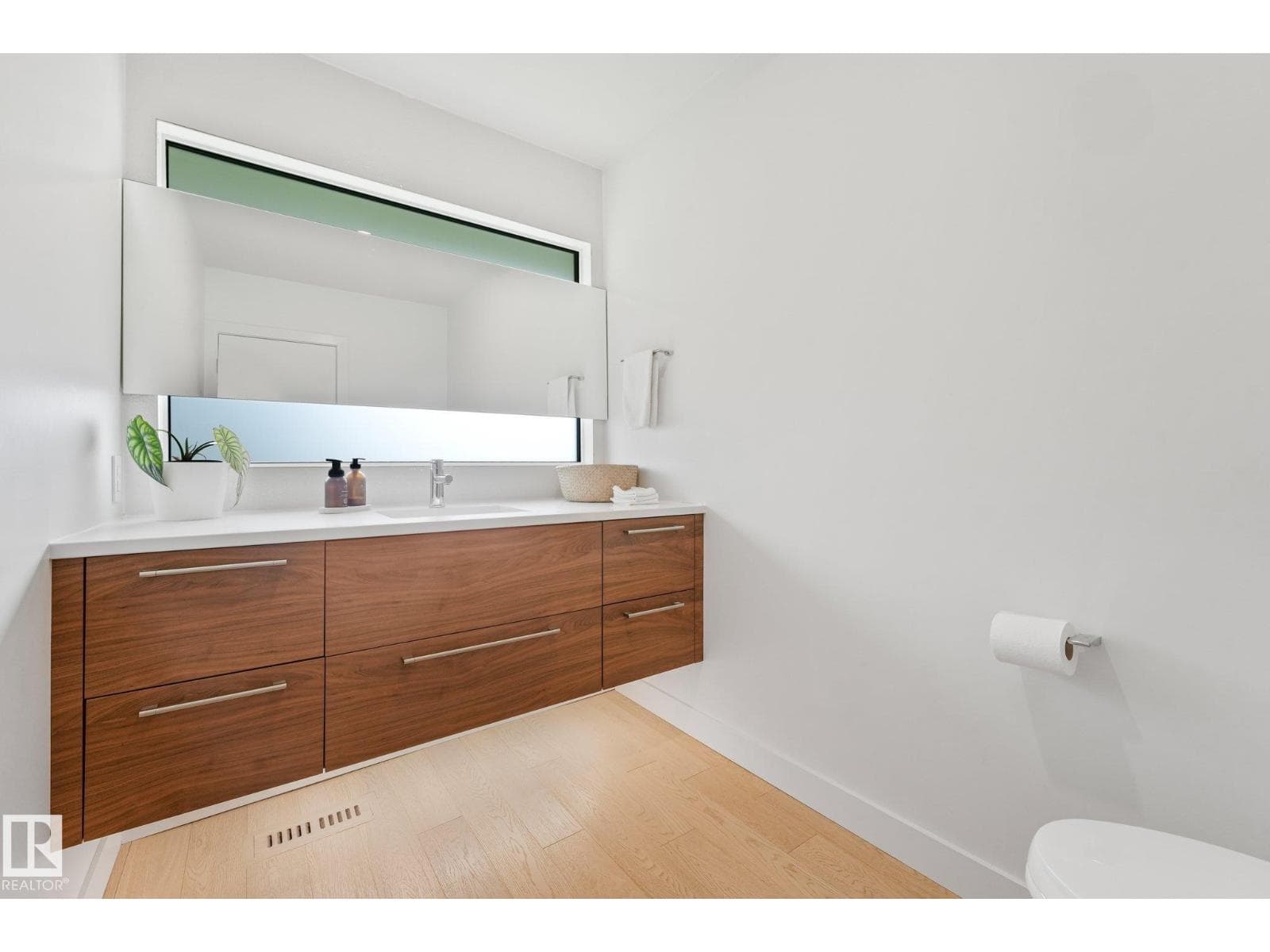 14128 98 AV NW — photo 32 of 74