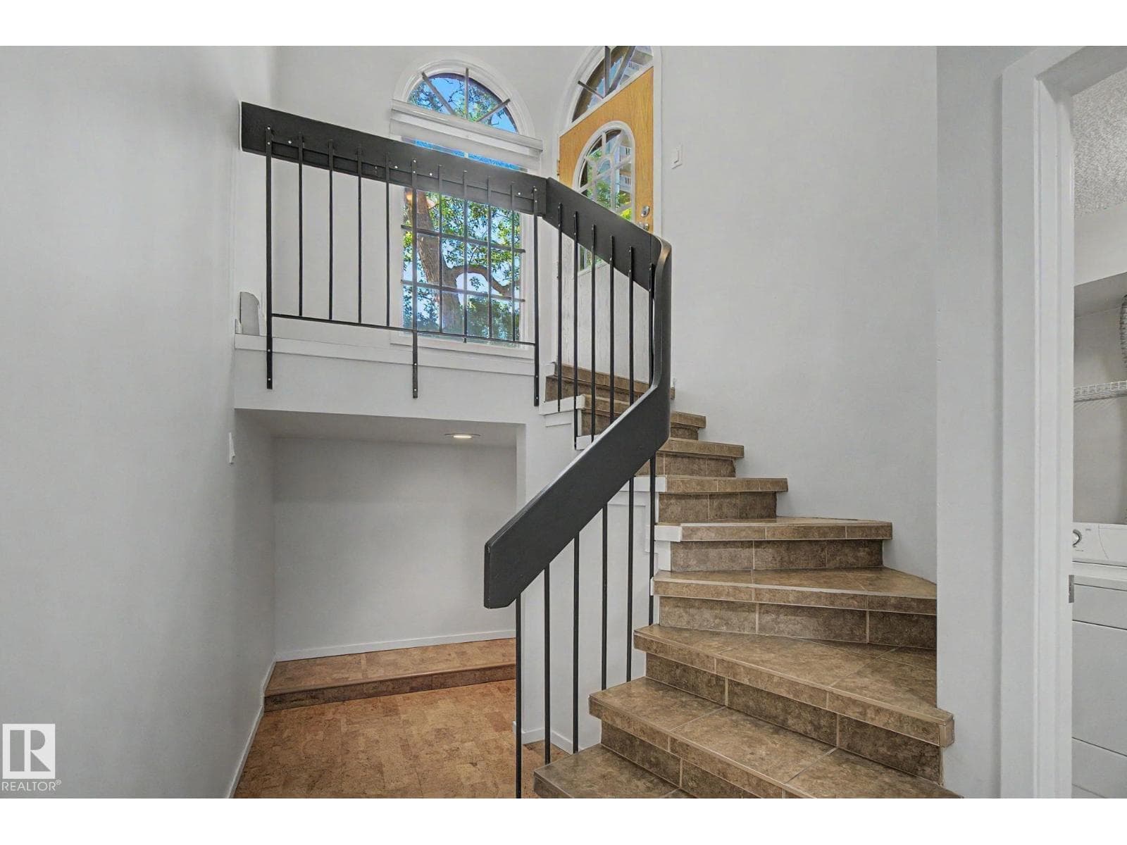 11150 83 AV NW — photo 10 of 43