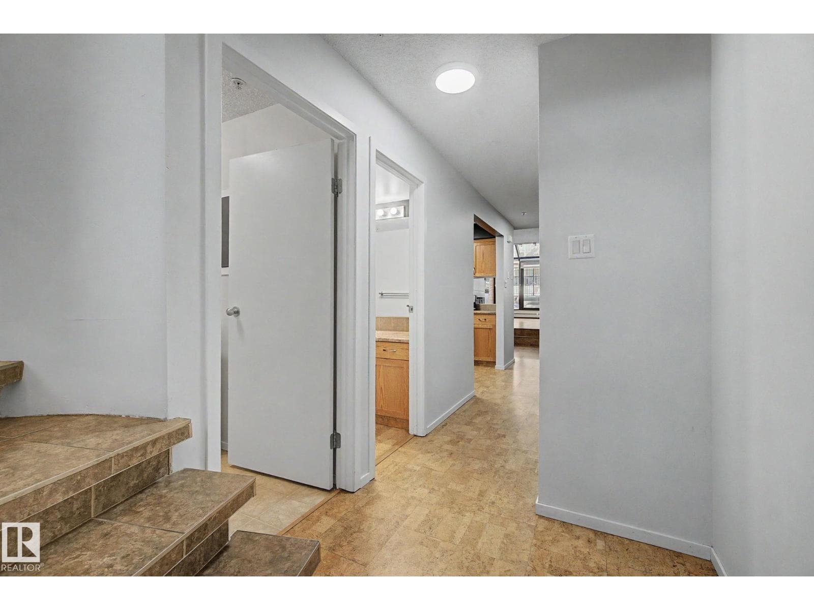 11150 83 AV NW — photo 12 of 43