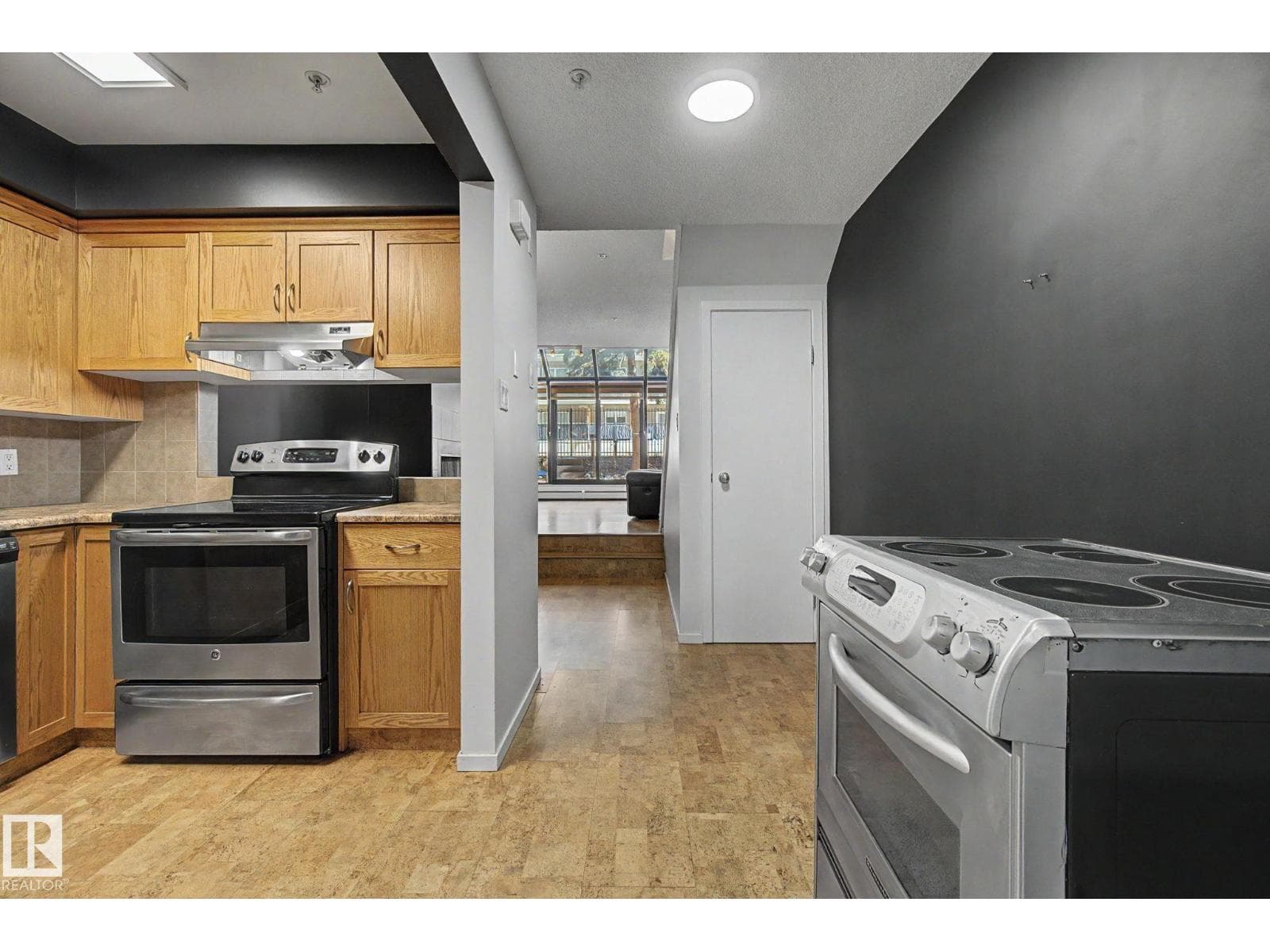 11150 83 AV NW — photo 15 of 43