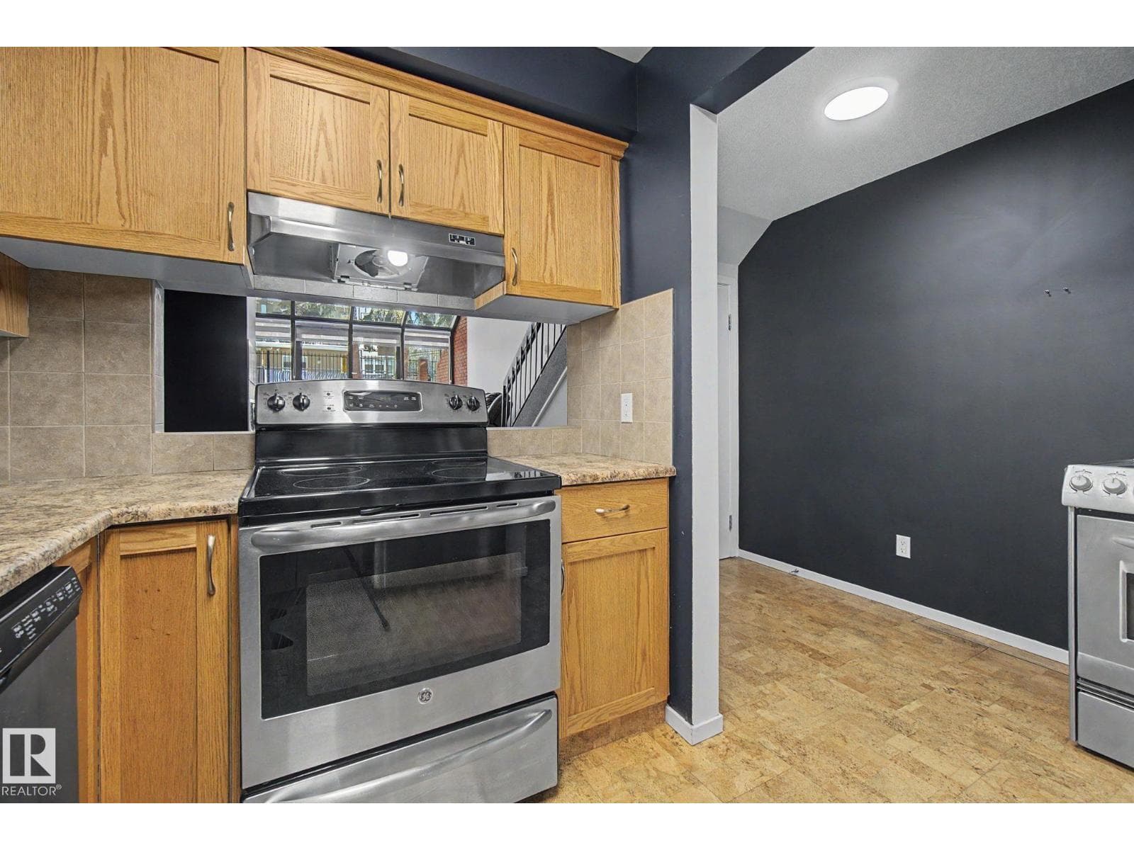 11150 83 AV NW — photo 18 of 43