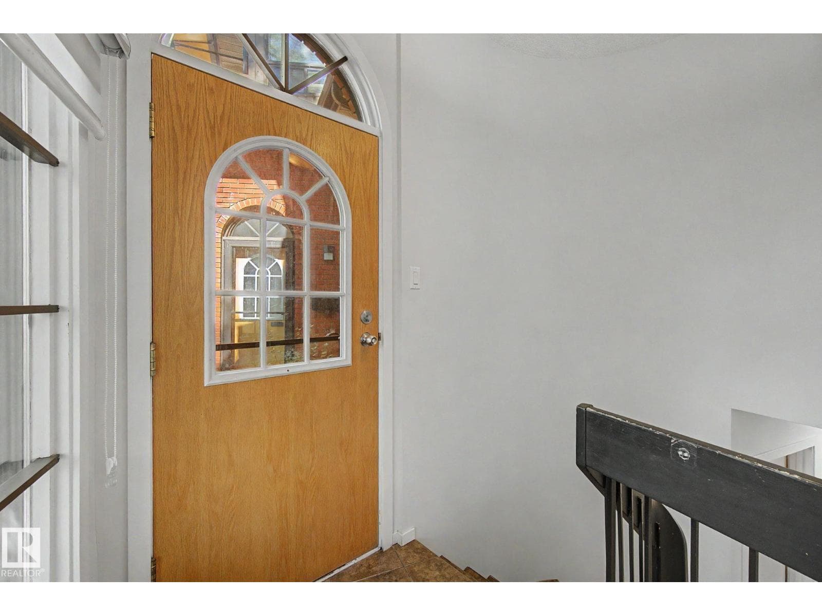 11150 83 AV NW — photo 9 of 43