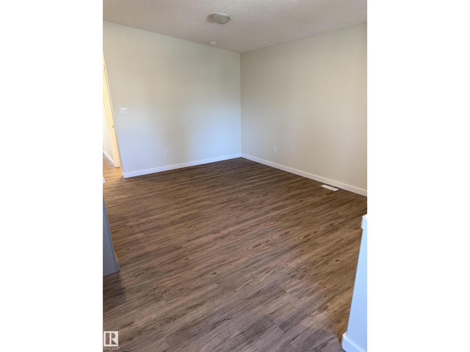 4313 54 AV — photo 13 of 30