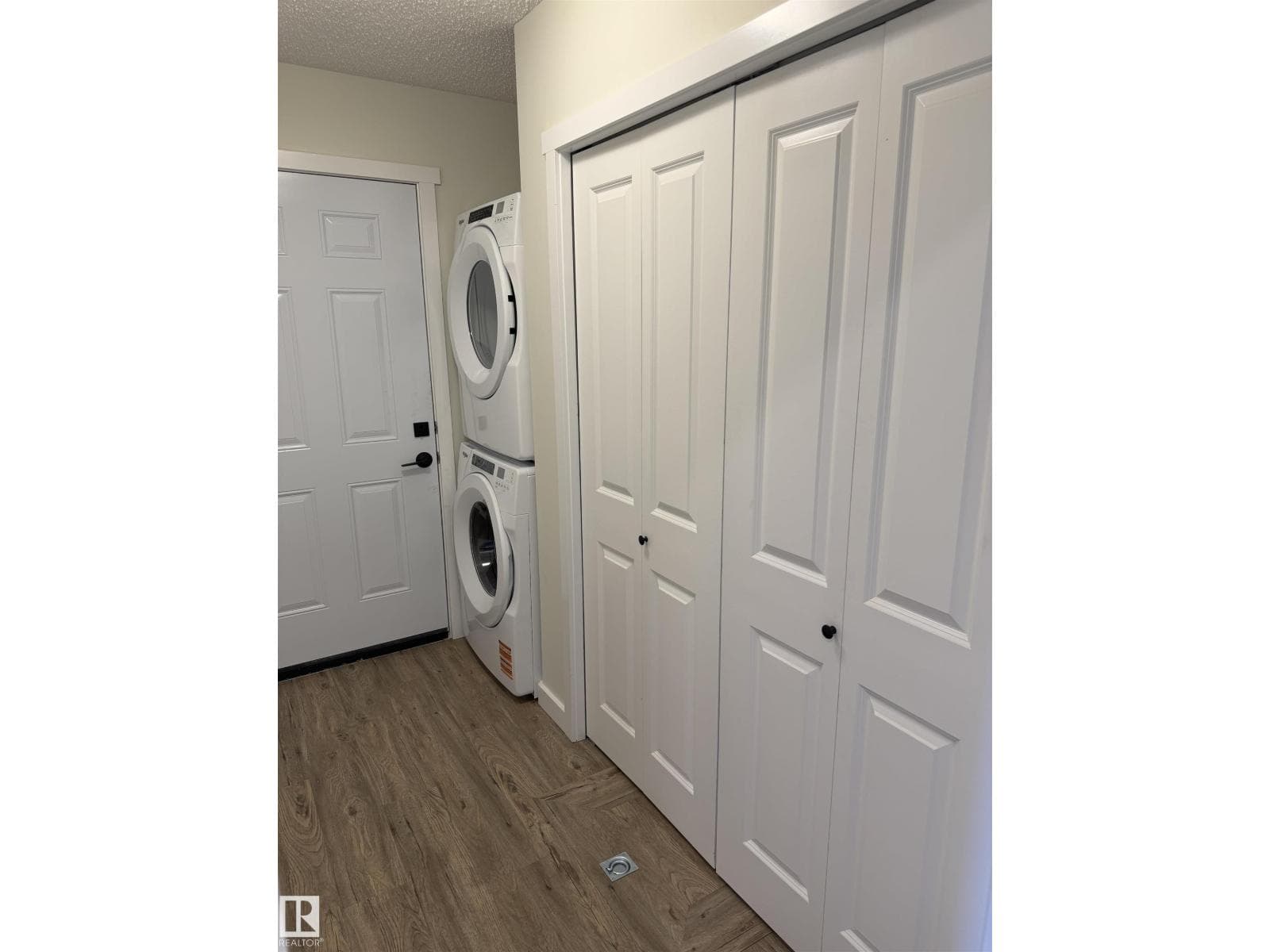 4313 54 AV — photo 15 of 30