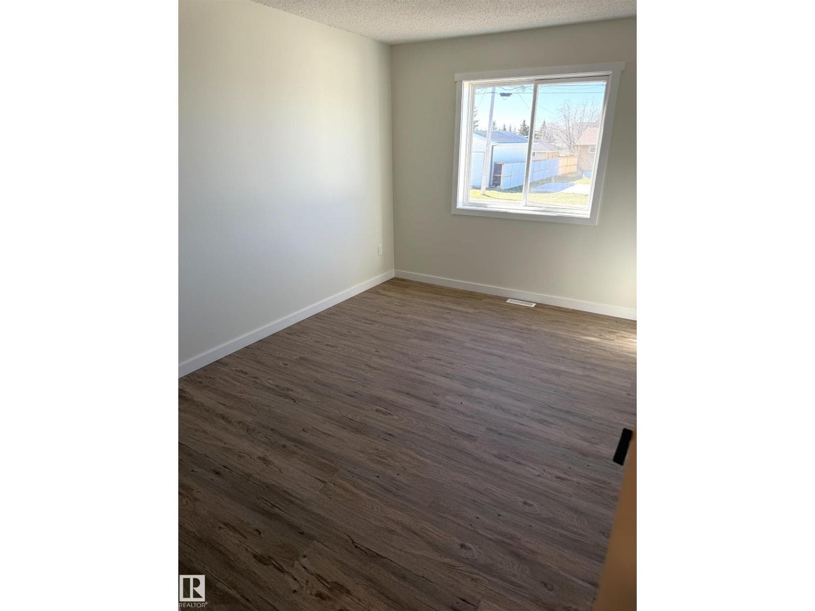 4313 54 AV — photo 22 of 30