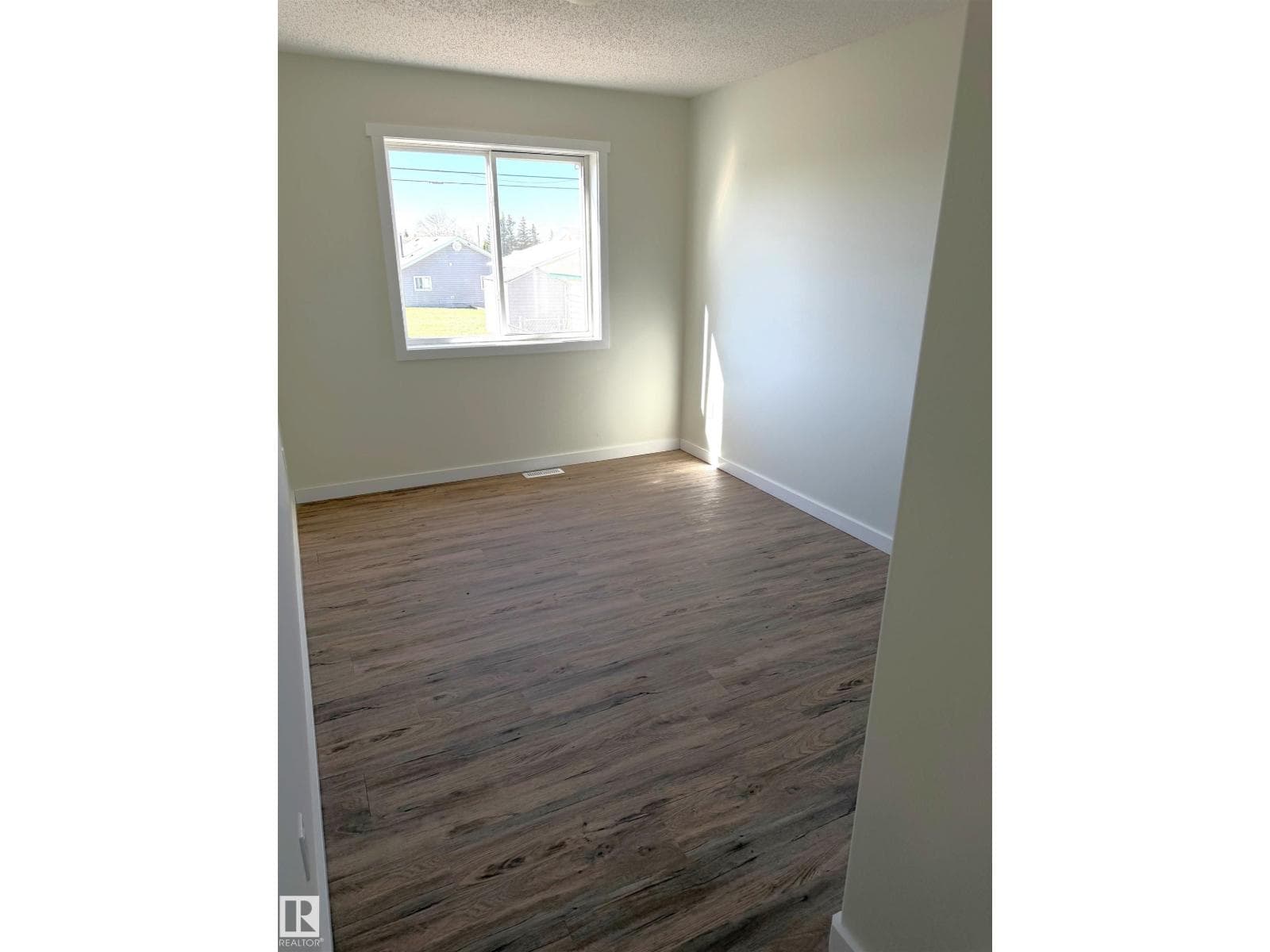 4313 54 AV — photo 23 of 30