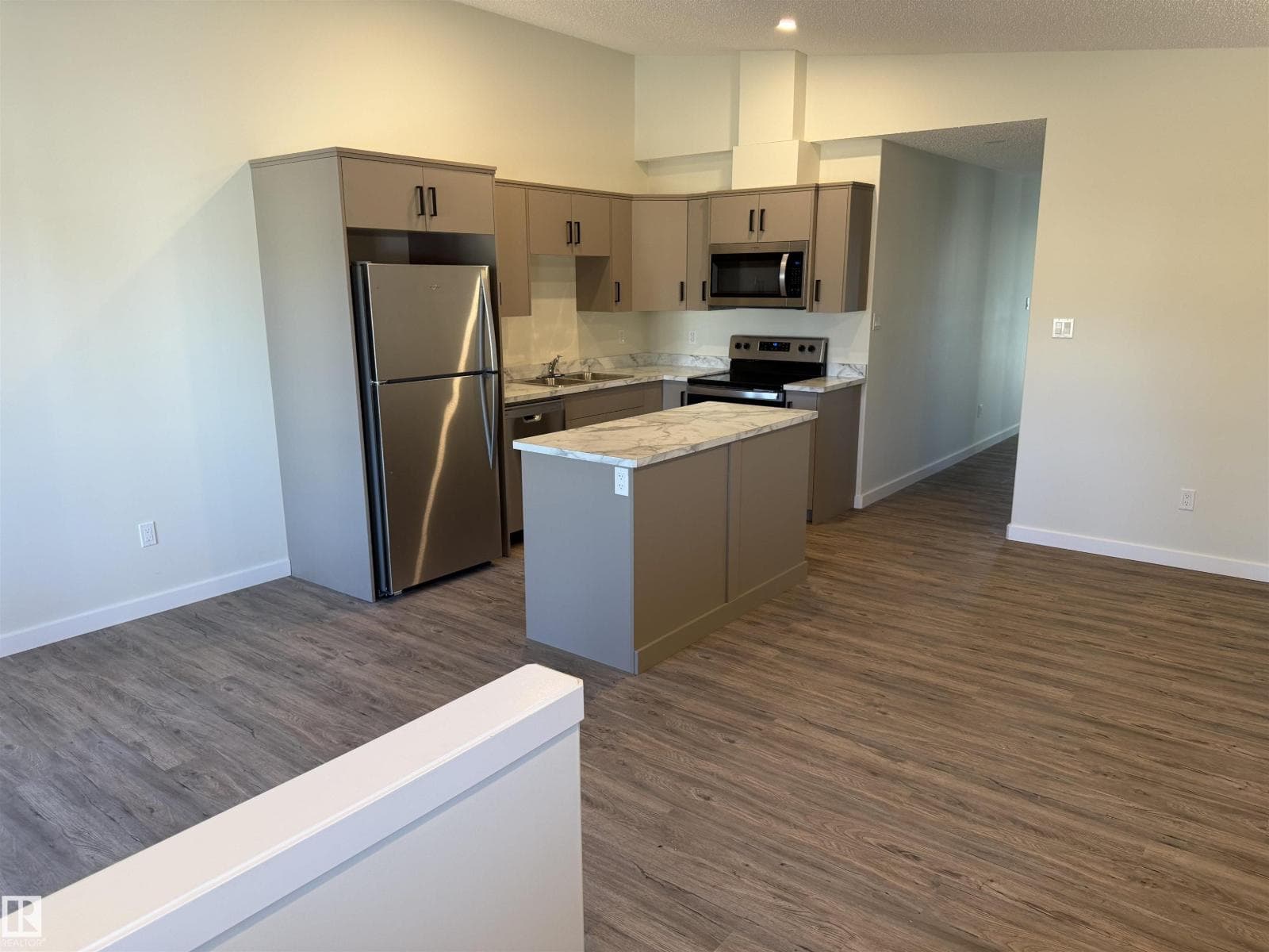 4313 54 AV — photo 5 of 30