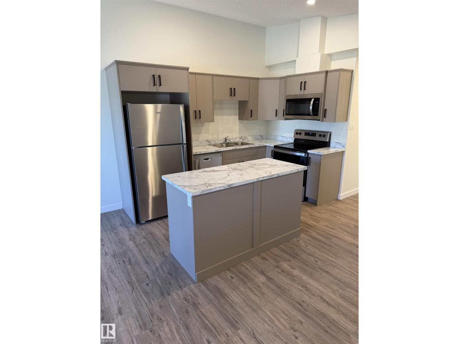 4313 54 AV — photo 6 of 30