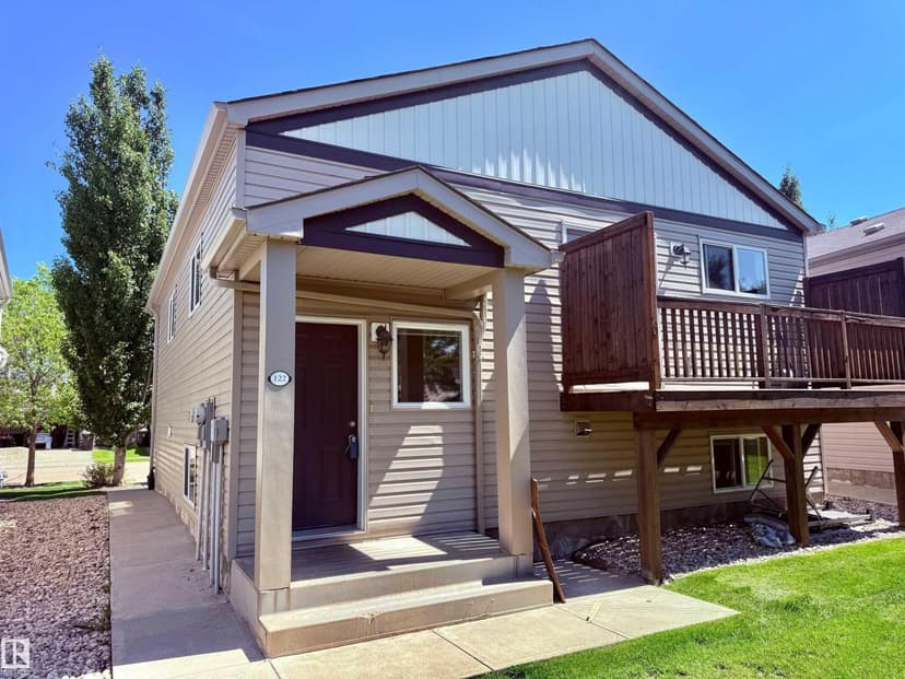 122 142 Selkirk PL