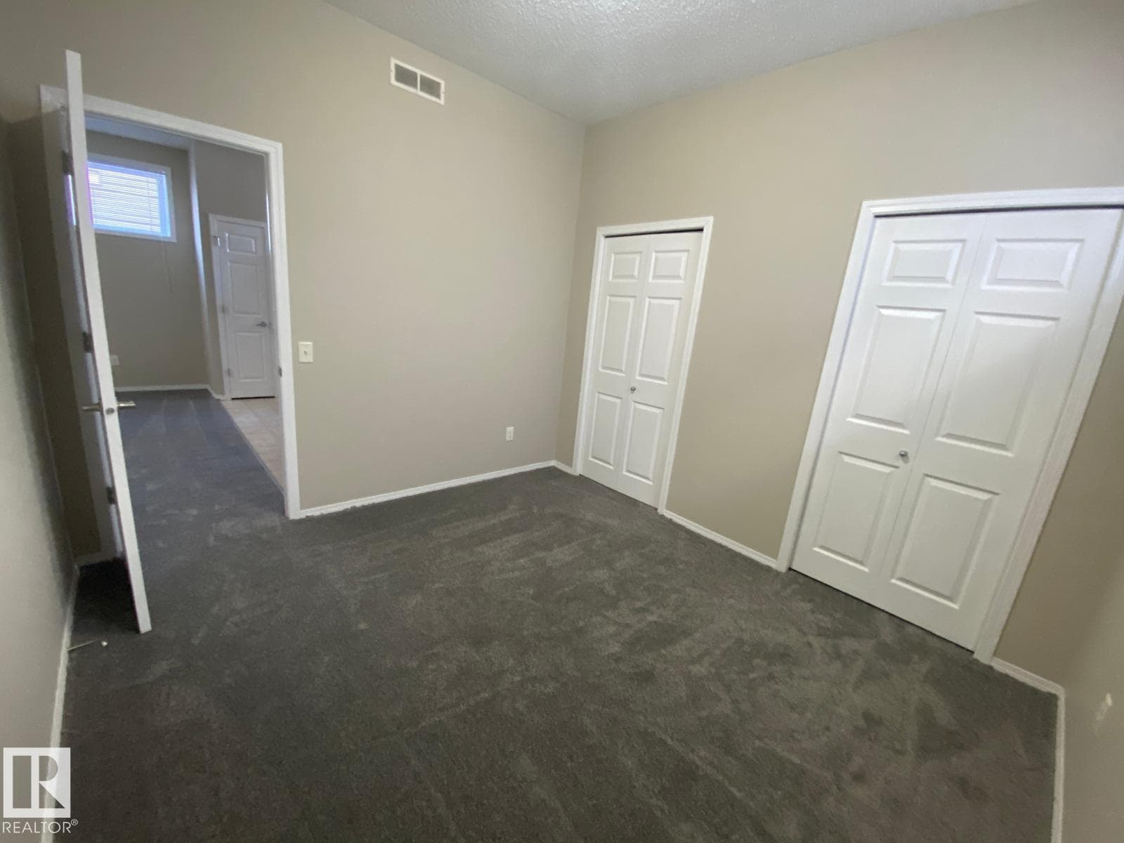 122 142 Selkirk PL — photo 9 of 18