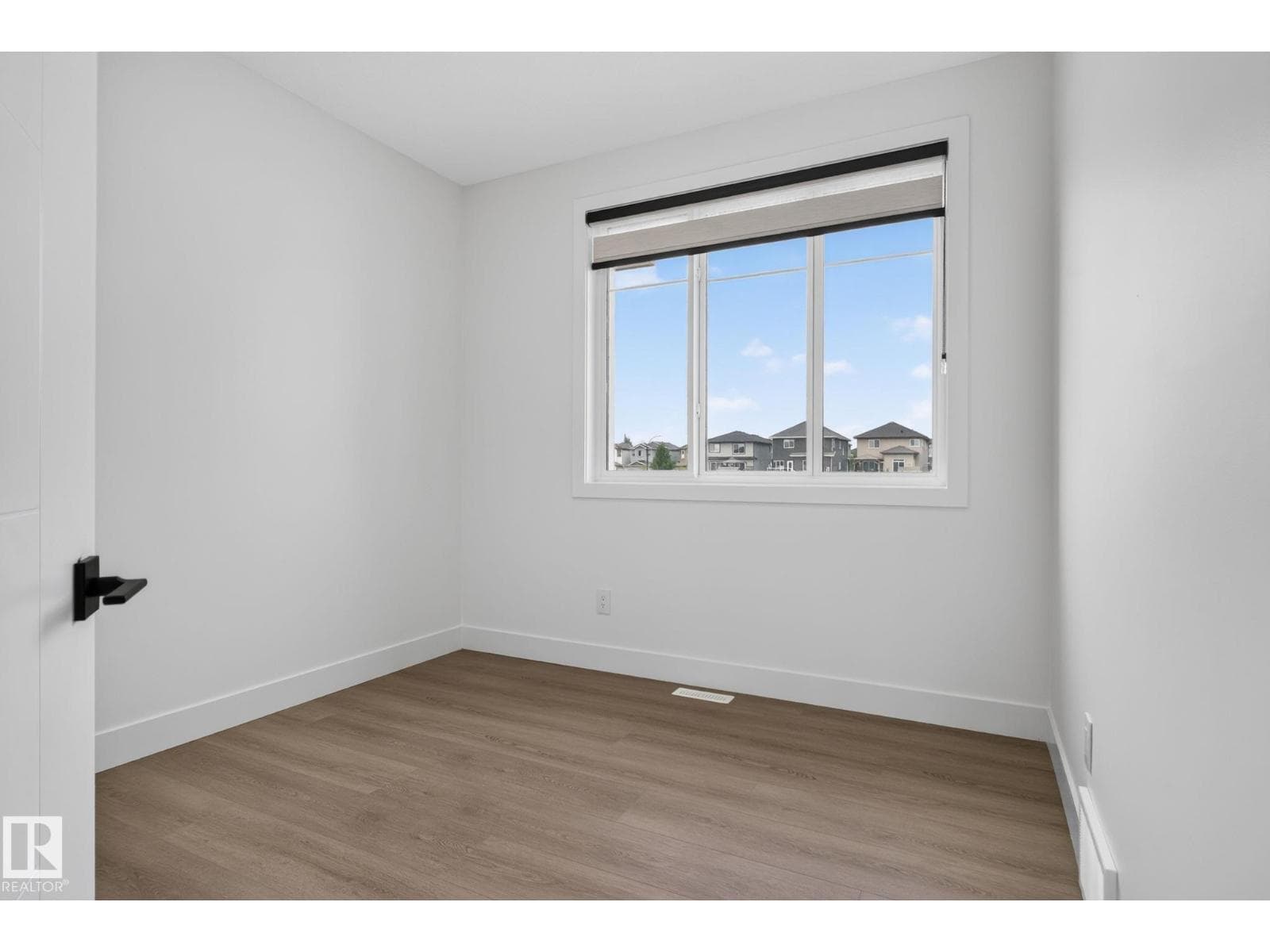 452 Robinson Blvd NE — photo 11 of 50