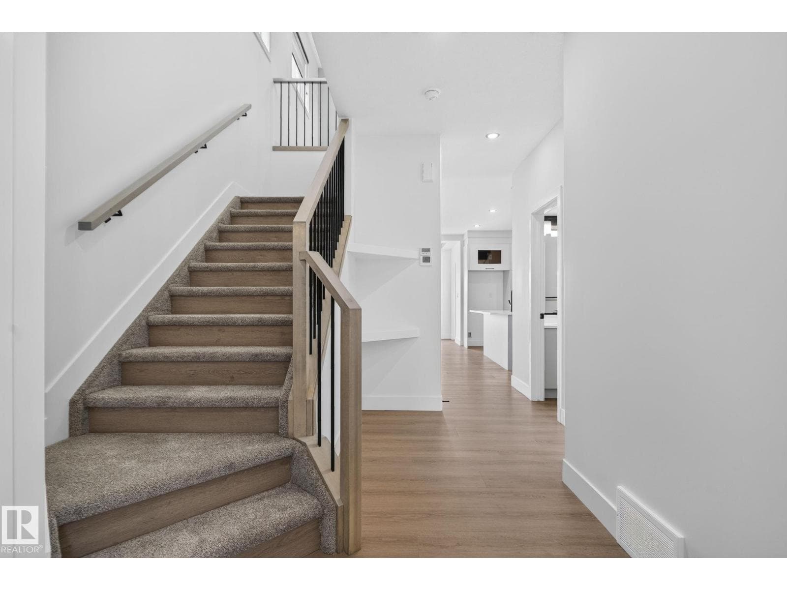 452 Robinson Blvd NE — photo 9 of 50