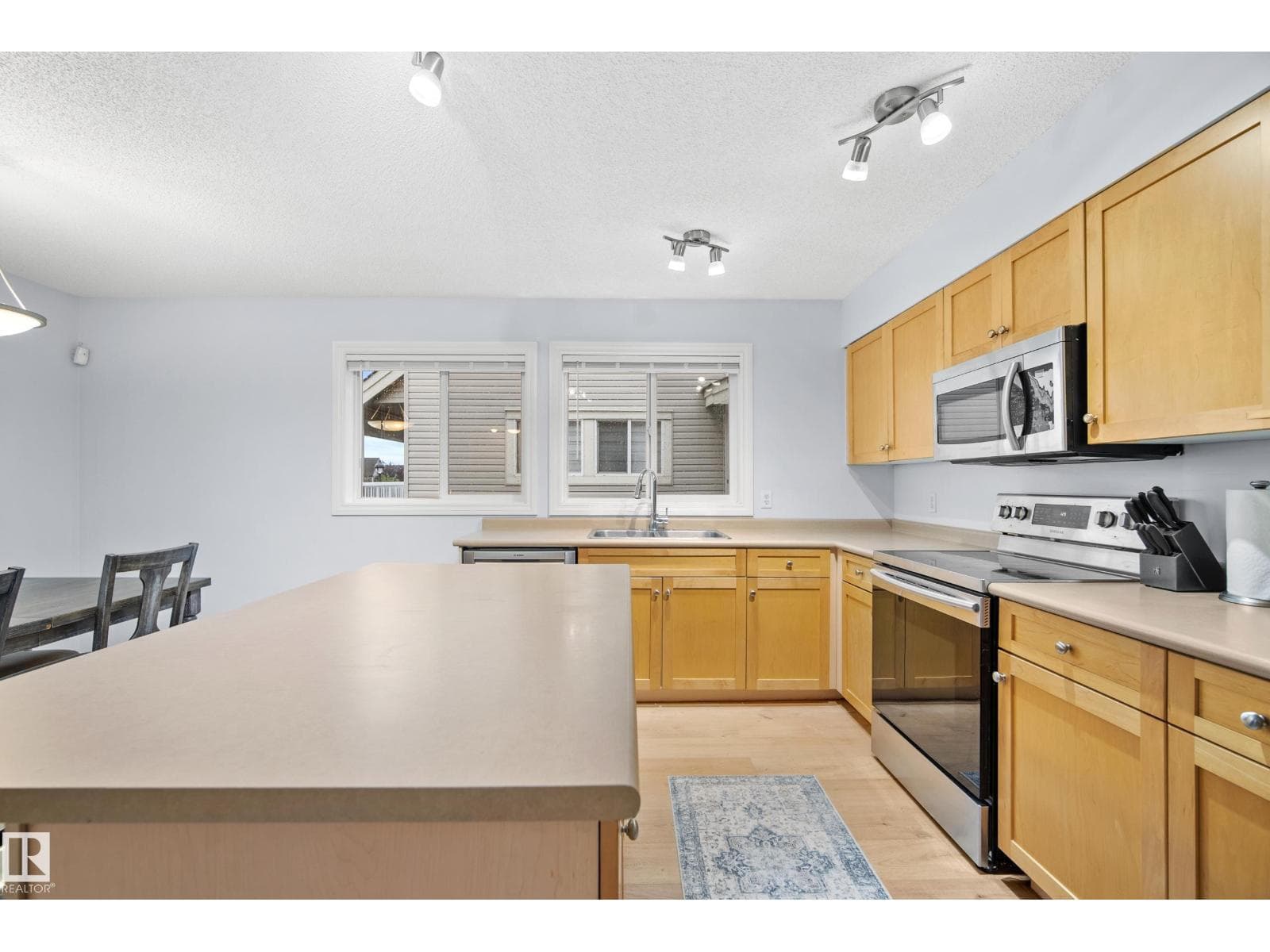#6 12050 17 AV SW — photo 3 of 31
