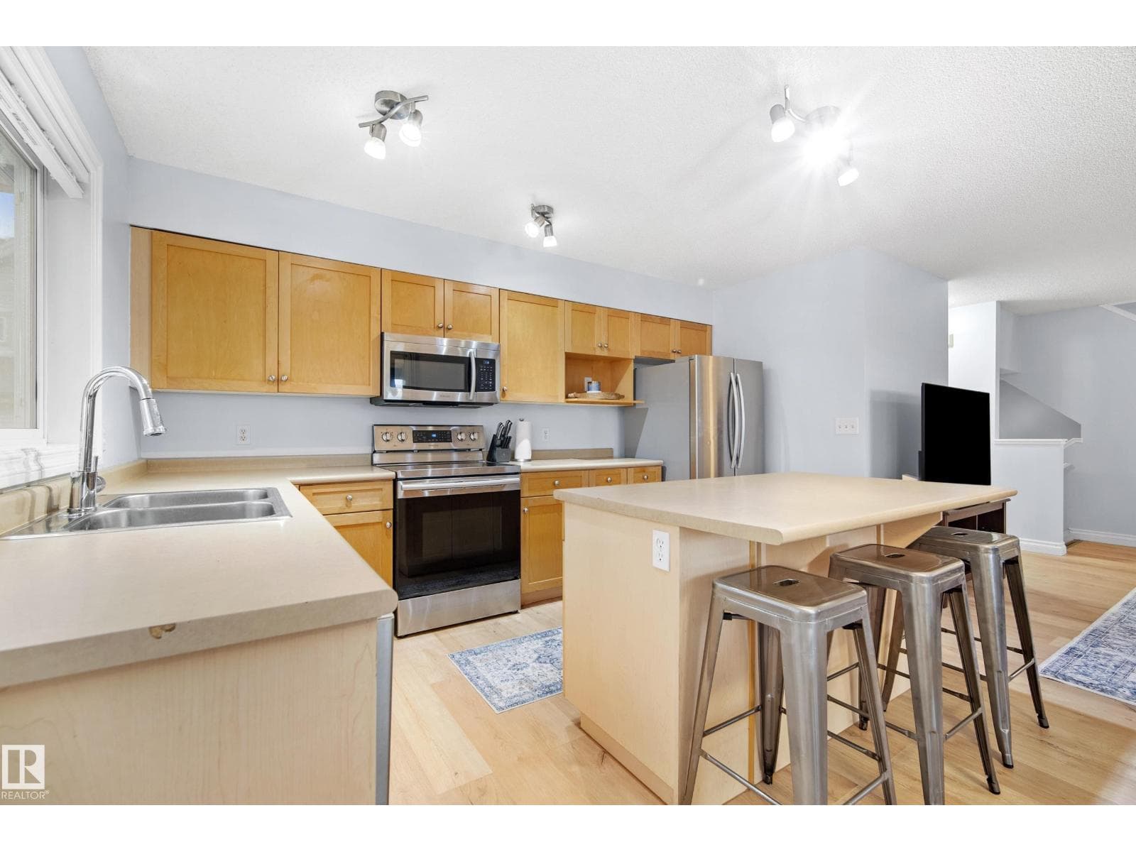 #6 12050 17 AV SW — photo 5 of 31
