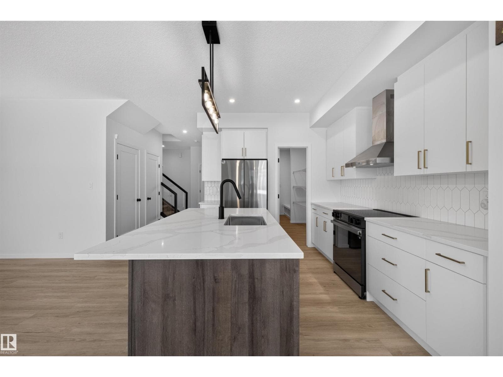 7722 174A AV NW — photo 12 of 50