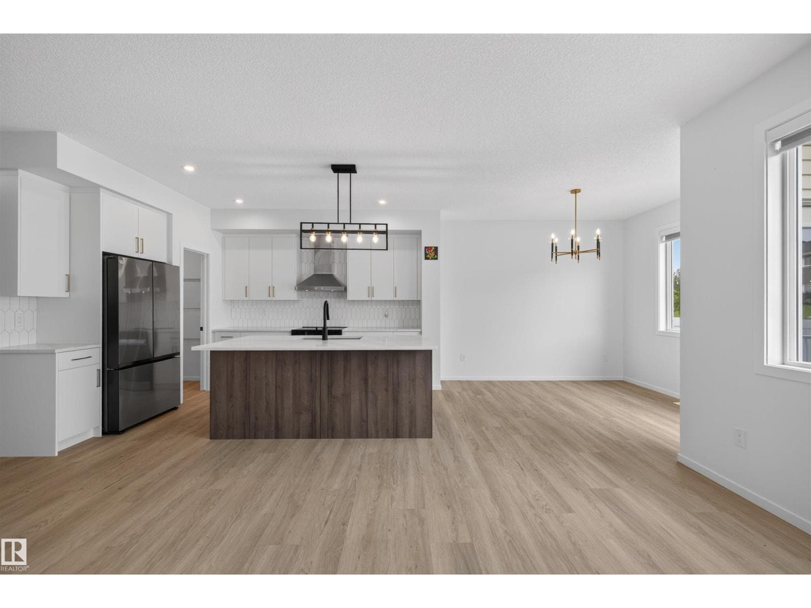 7722 174A AV NW — photo 2 of 50