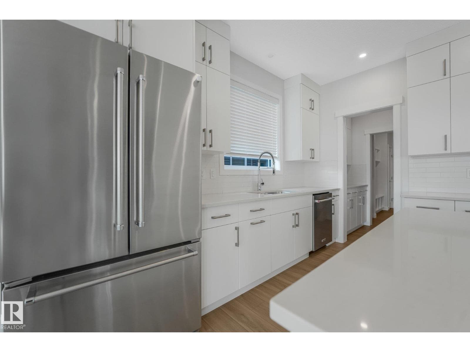 6404 176 AV NW — photo 17 of 75