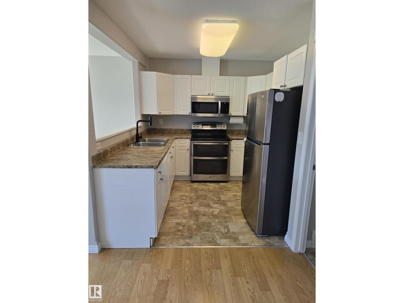 4120 47 ST — photo 2 of 26