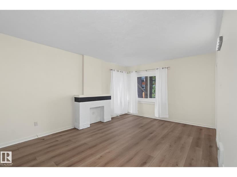 11147 78 AV NW