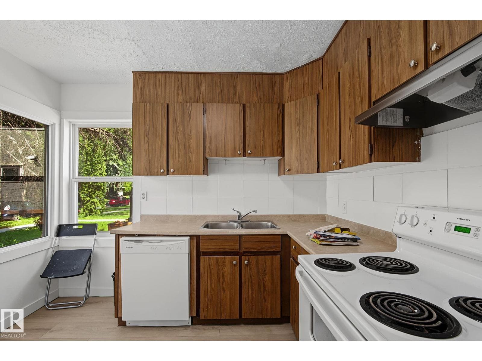 11147 78 AV NW — photo 11 of 50