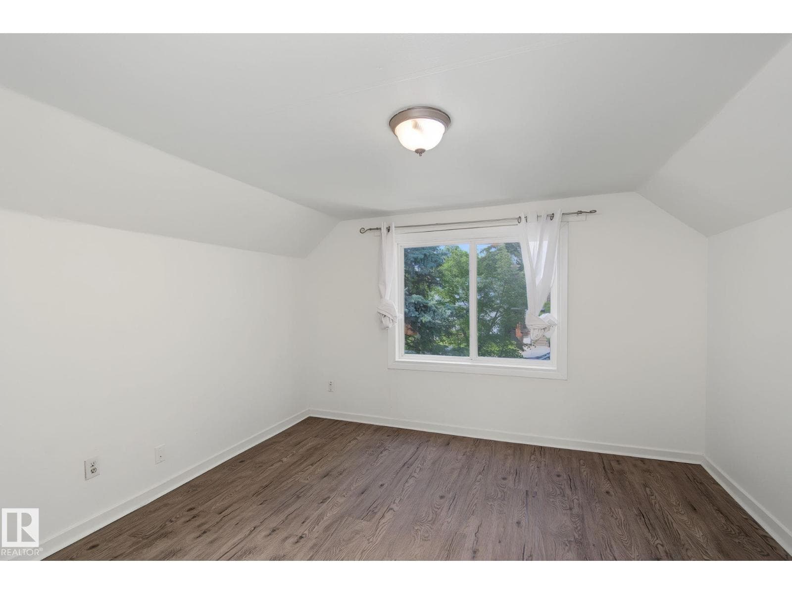 11147 78 AV NW — photo 21 of 50