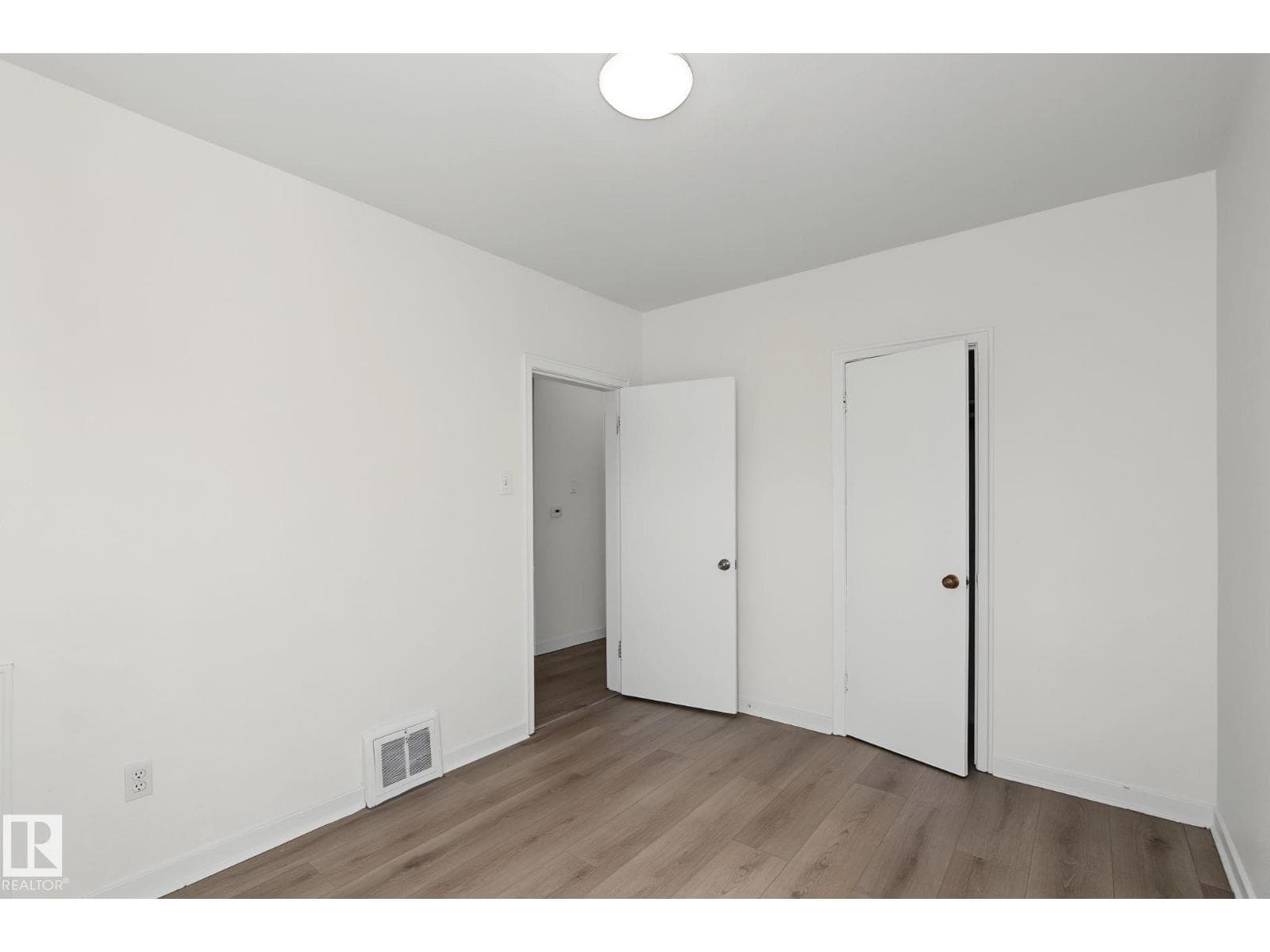 11147 78 AV NW — photo 23 of 50