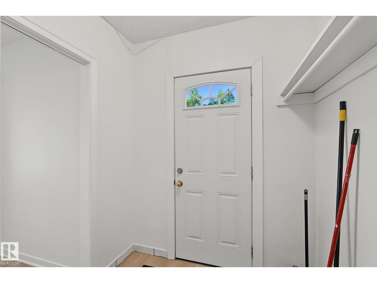 11147 78 AV NW — photo 8 of 50