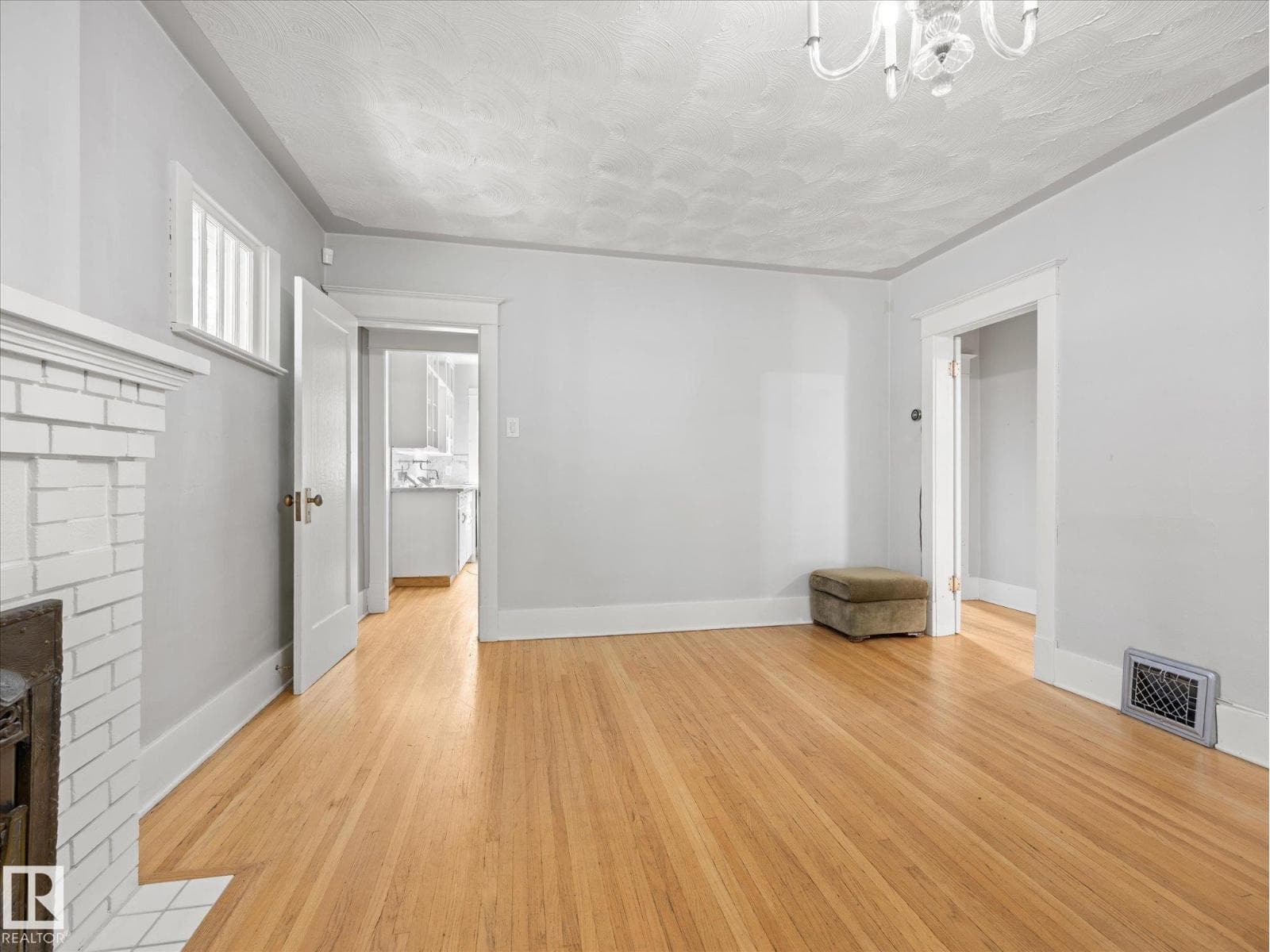 11331 66 ST NW — photo 9 of 40