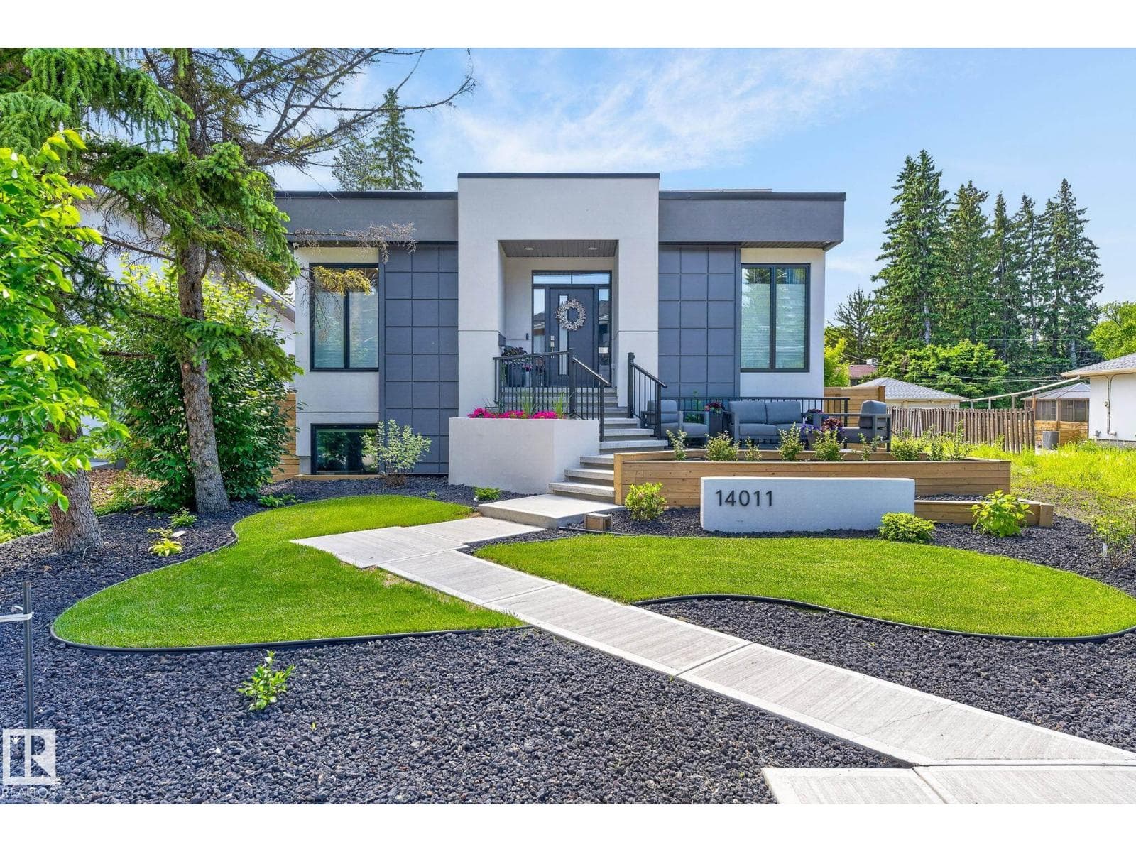 14011 101 AV NW — photo 1 of 46
