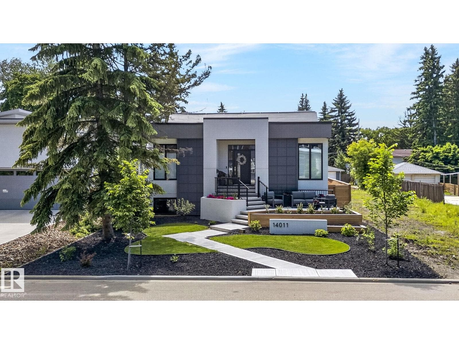 14011 101 AV NW — photo 2 of 46