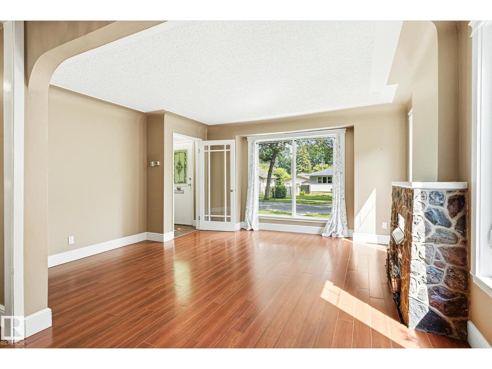 11322 56 ST NW — photo 5 of 63