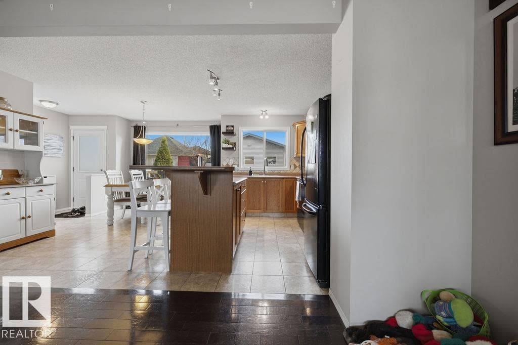 4618 TURNER SQUARE SQ NW — photo 10 of 67