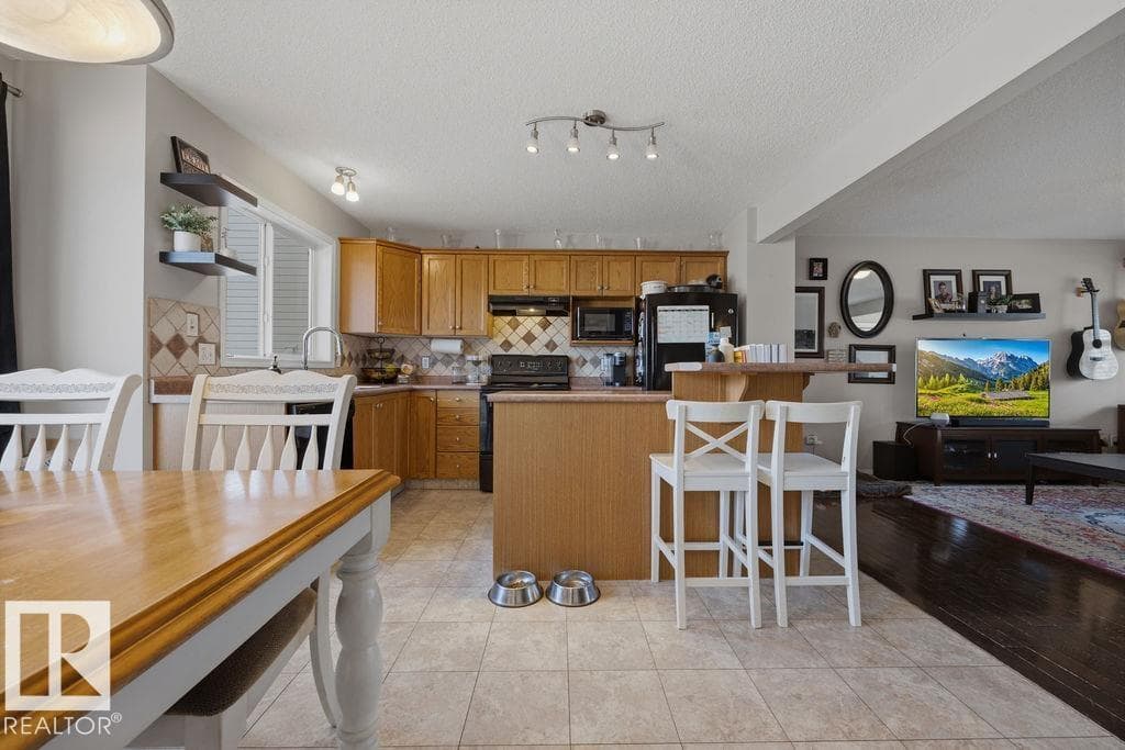 4618 TURNER SQUARE SQ NW — photo 14 of 67