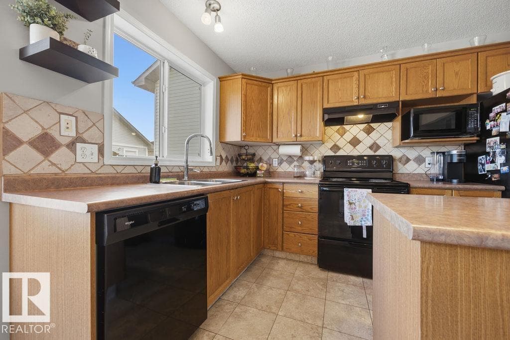 4618 TURNER SQUARE SQ NW — photo 15 of 67