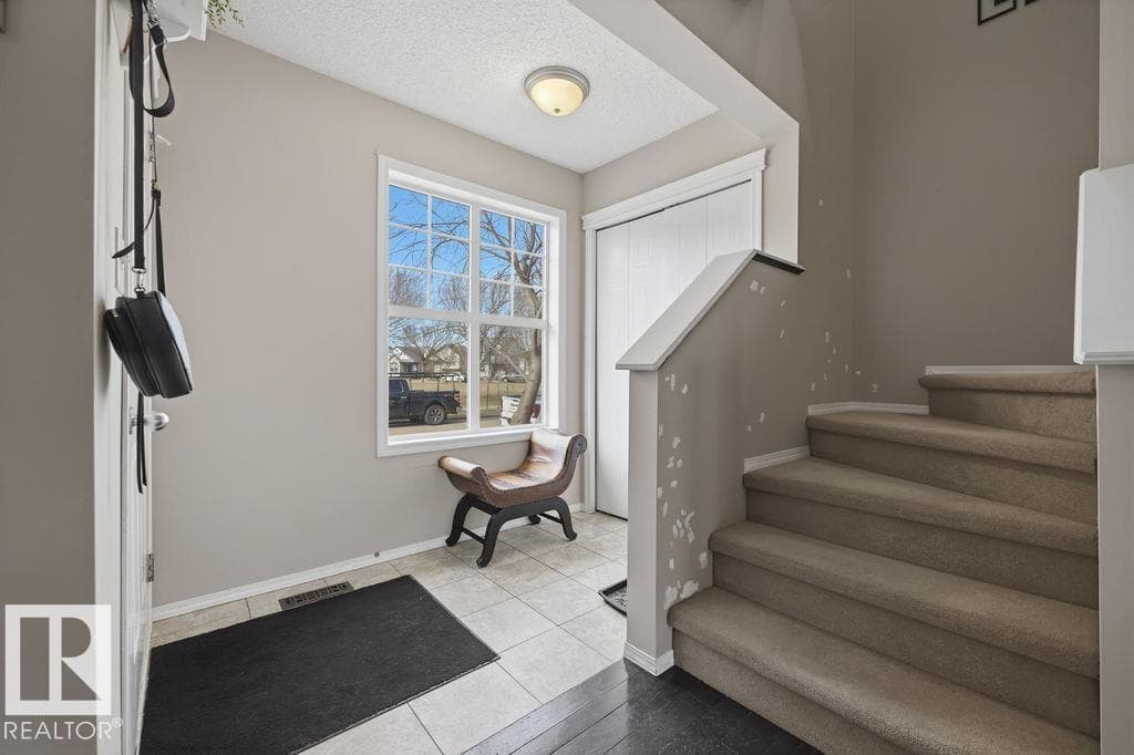 4618 TURNER SQUARE SQ NW — photo 3 of 67
