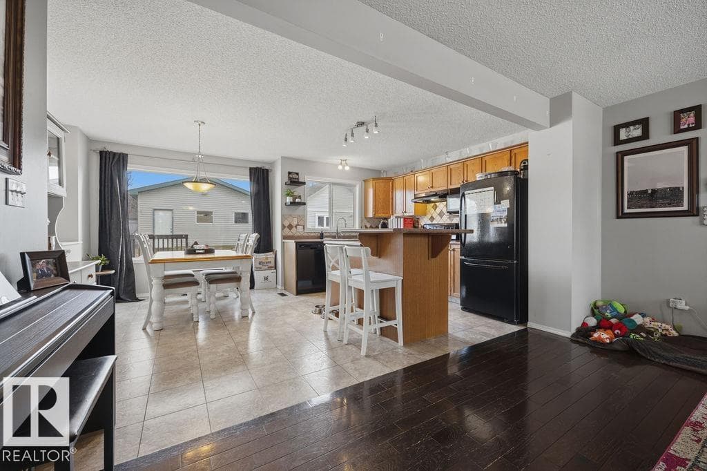 4618 TURNER SQUARE SQ NW — photo 9 of 67