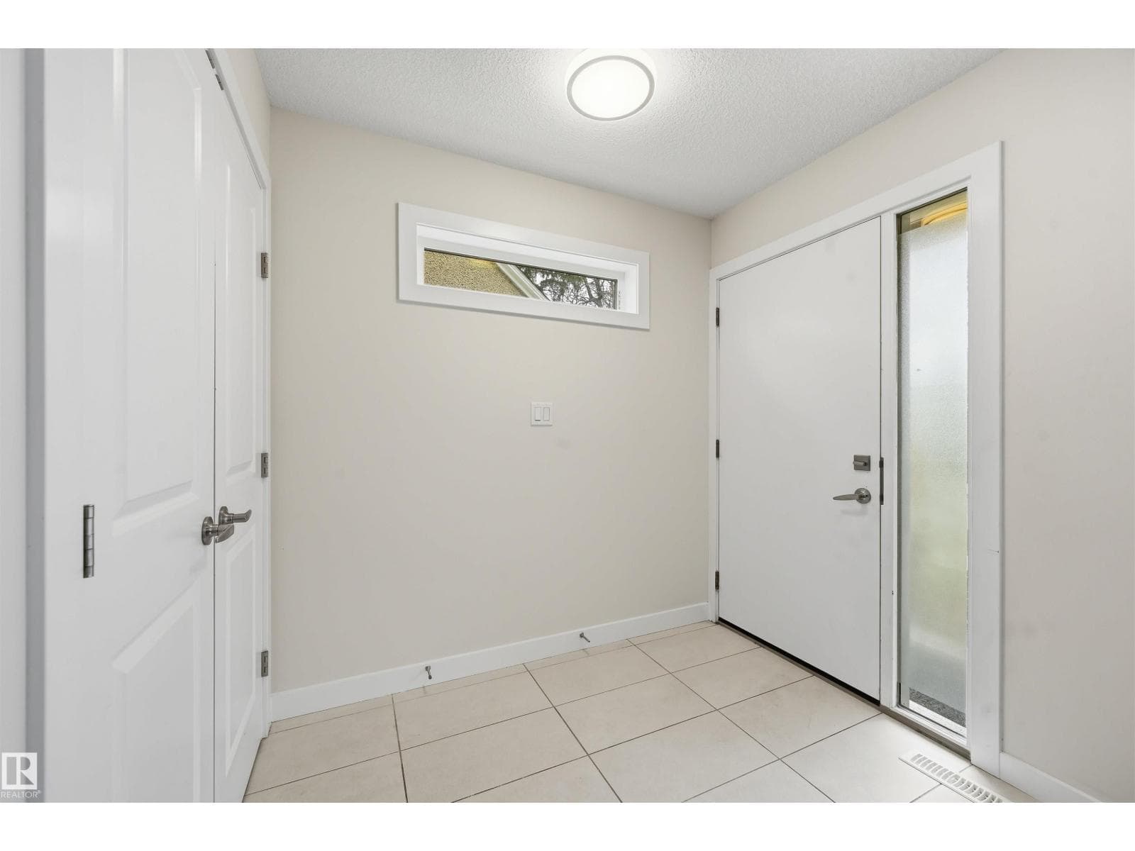 11146 78 AV NW — photo 2 of 68