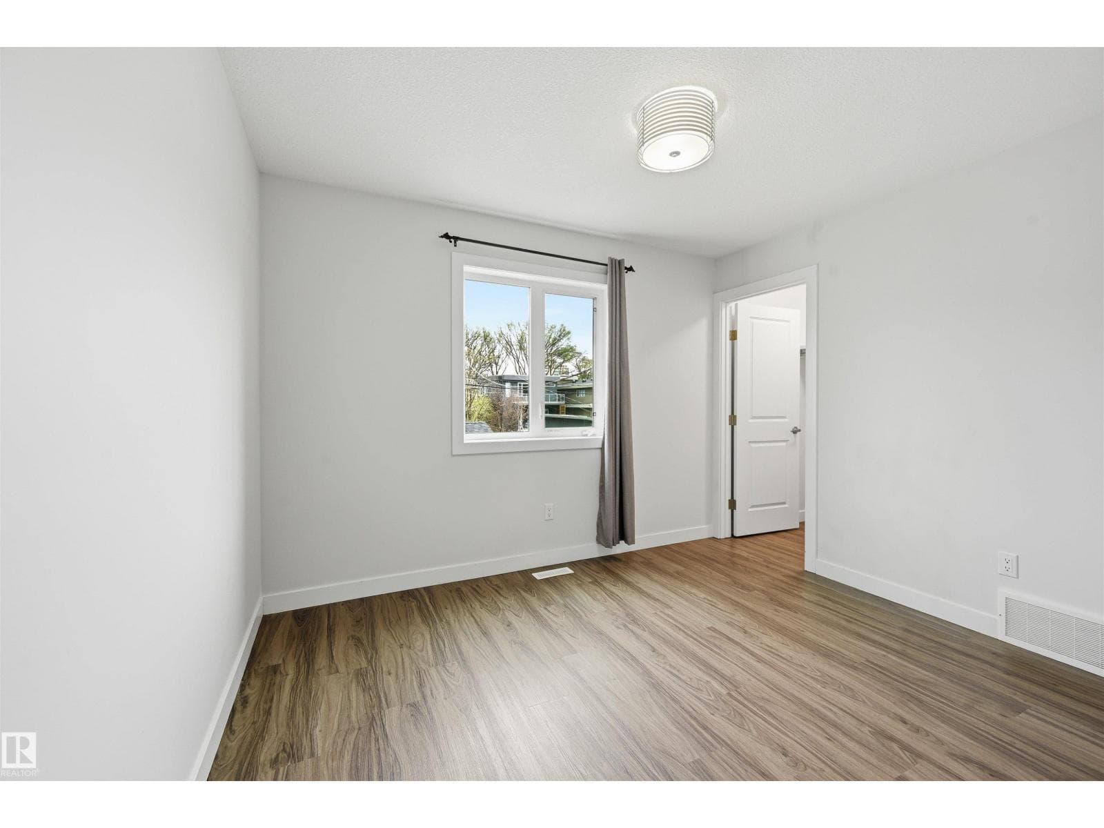 11146 78 AV NW — photo 29 of 68