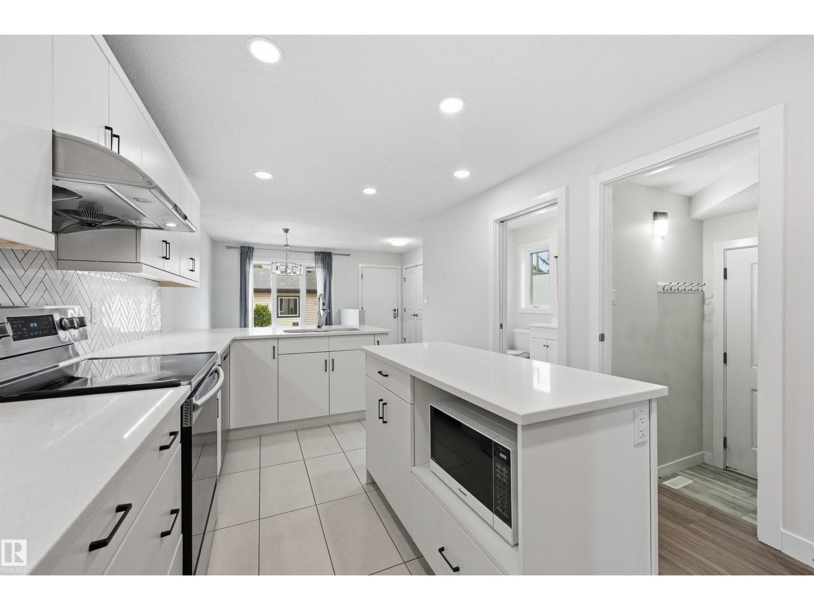 11146 78 AV NW — photo 13 of 68