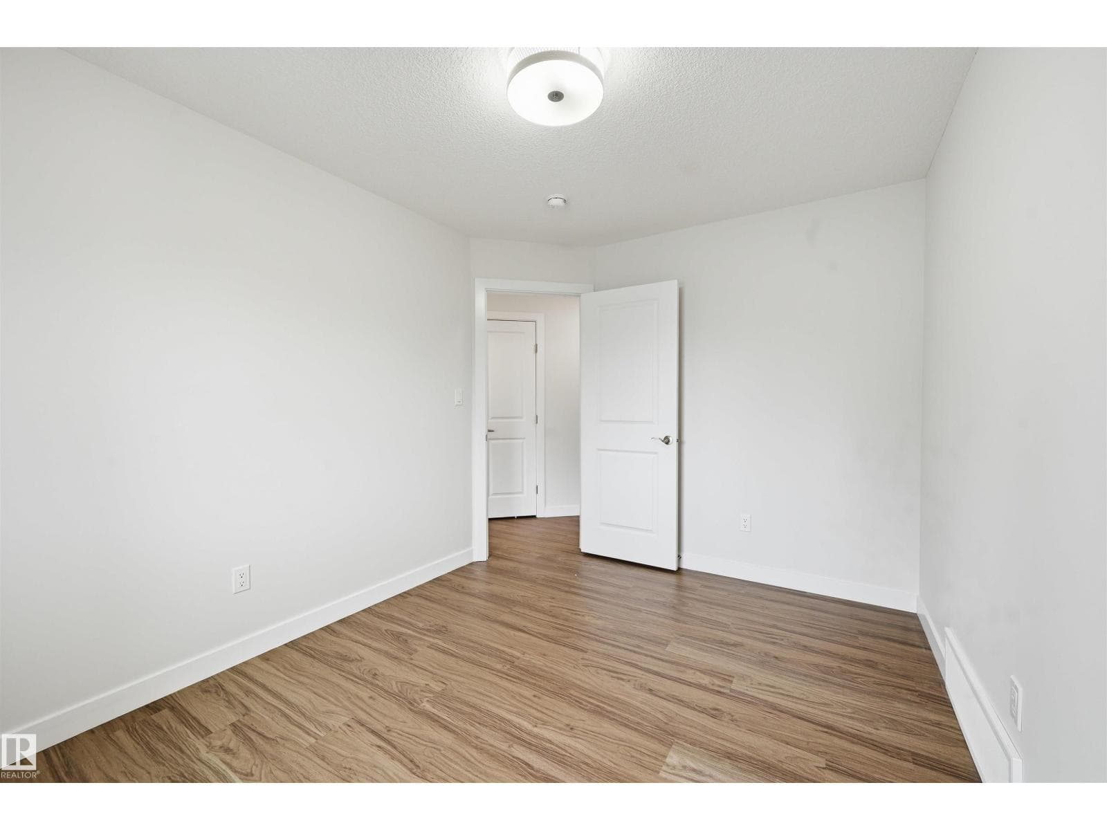 11146 78 AV NW — photo 35 of 68