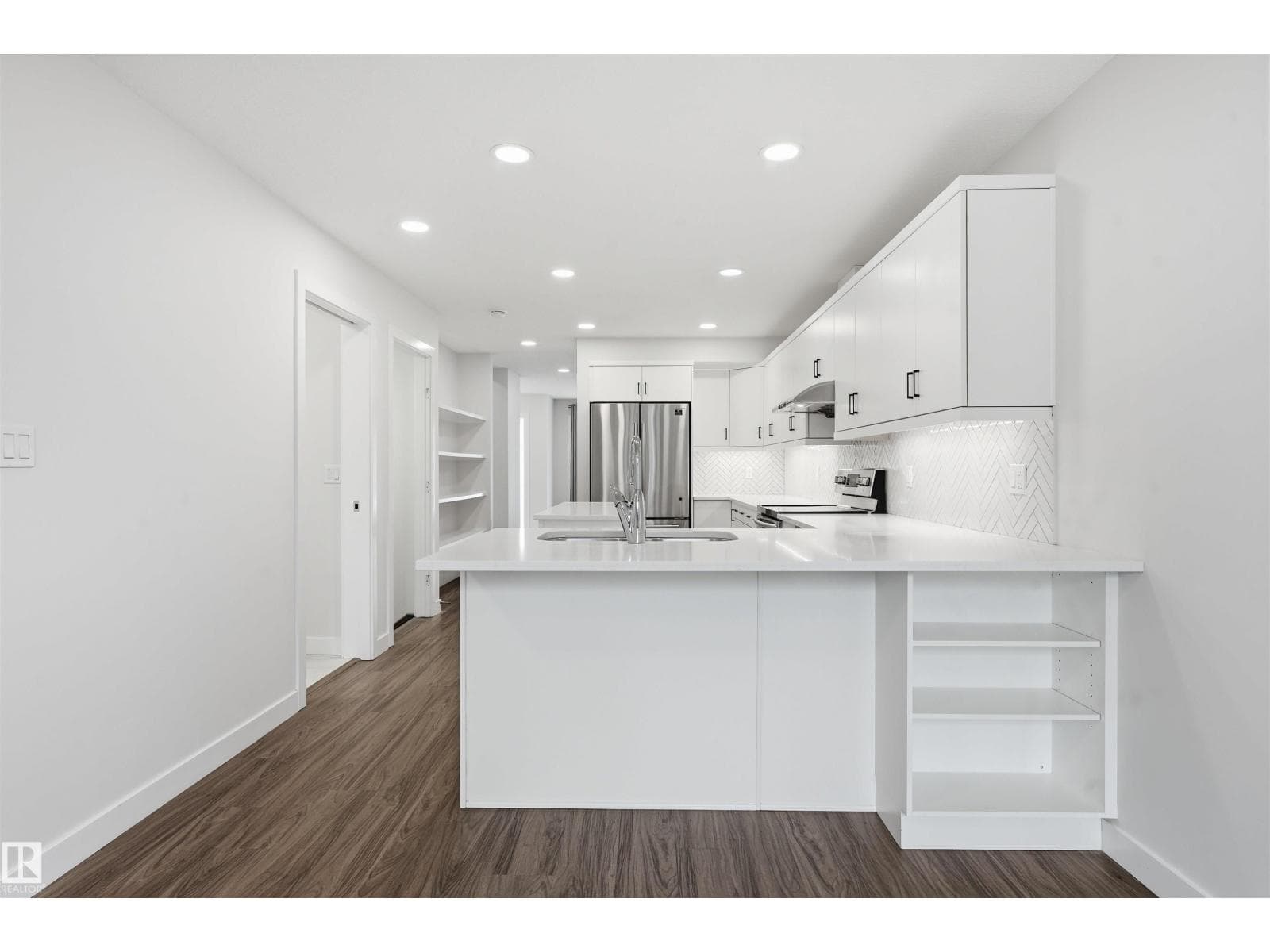 11146 78 AV NW — photo 10 of 68