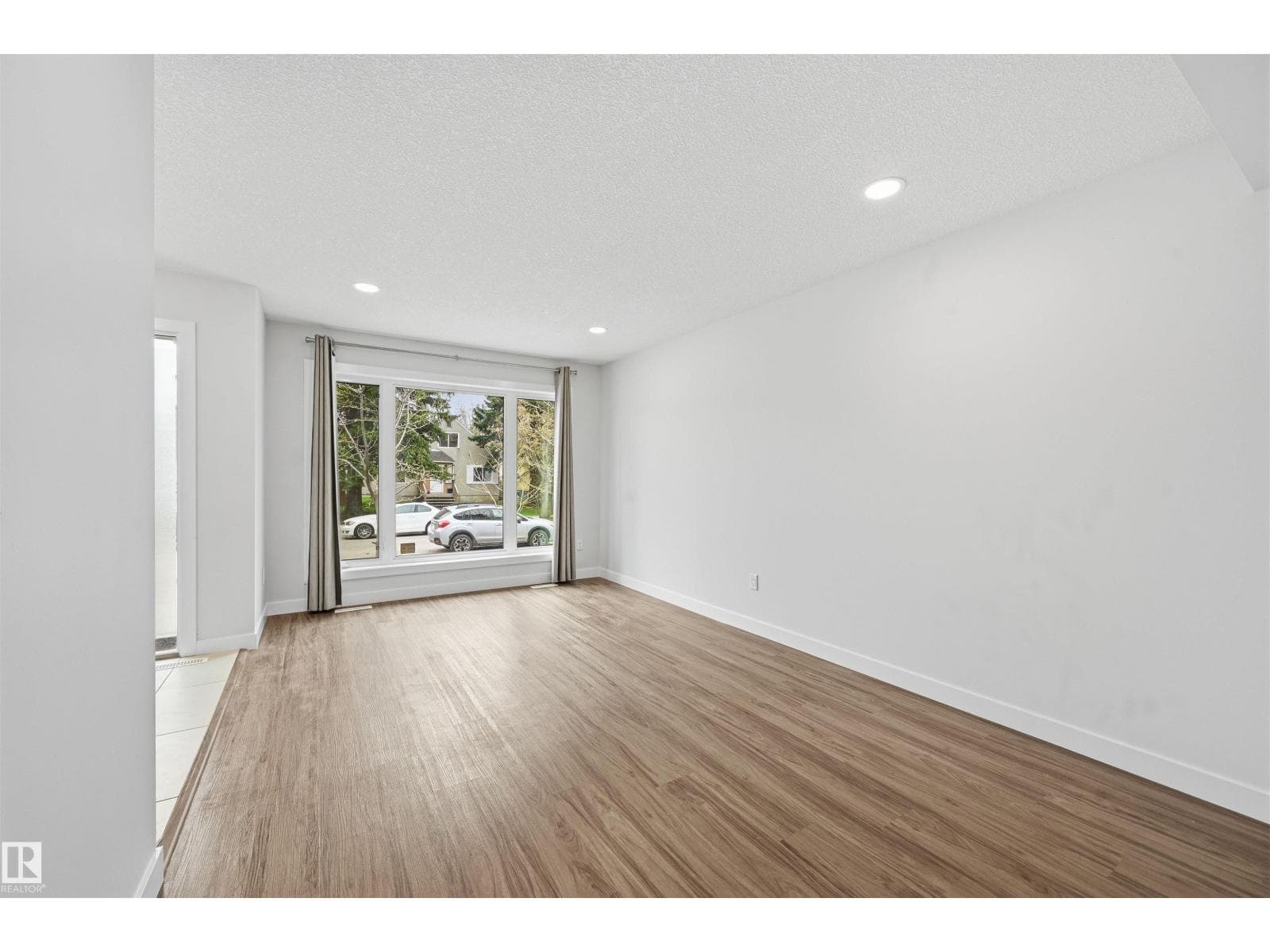 11146 78 AV NW — photo 7 of 68