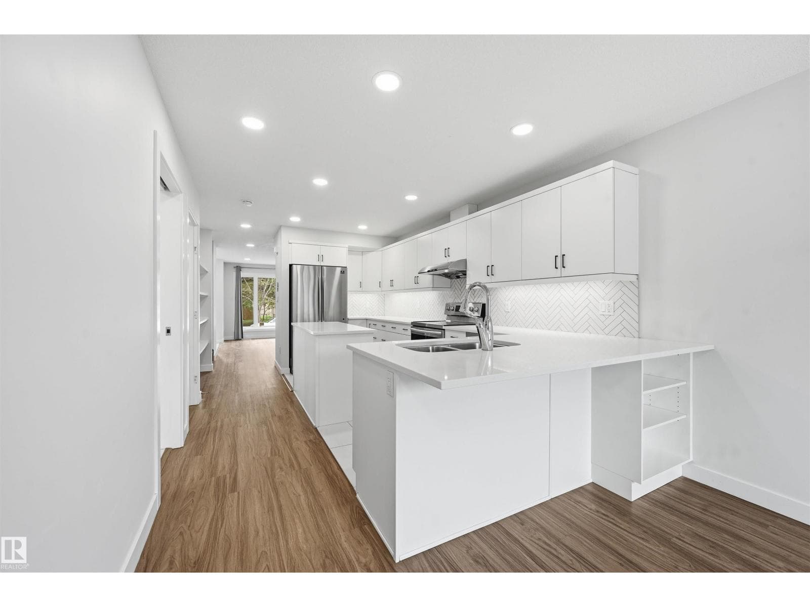 11146 78 AV NW — photo 9 of 68